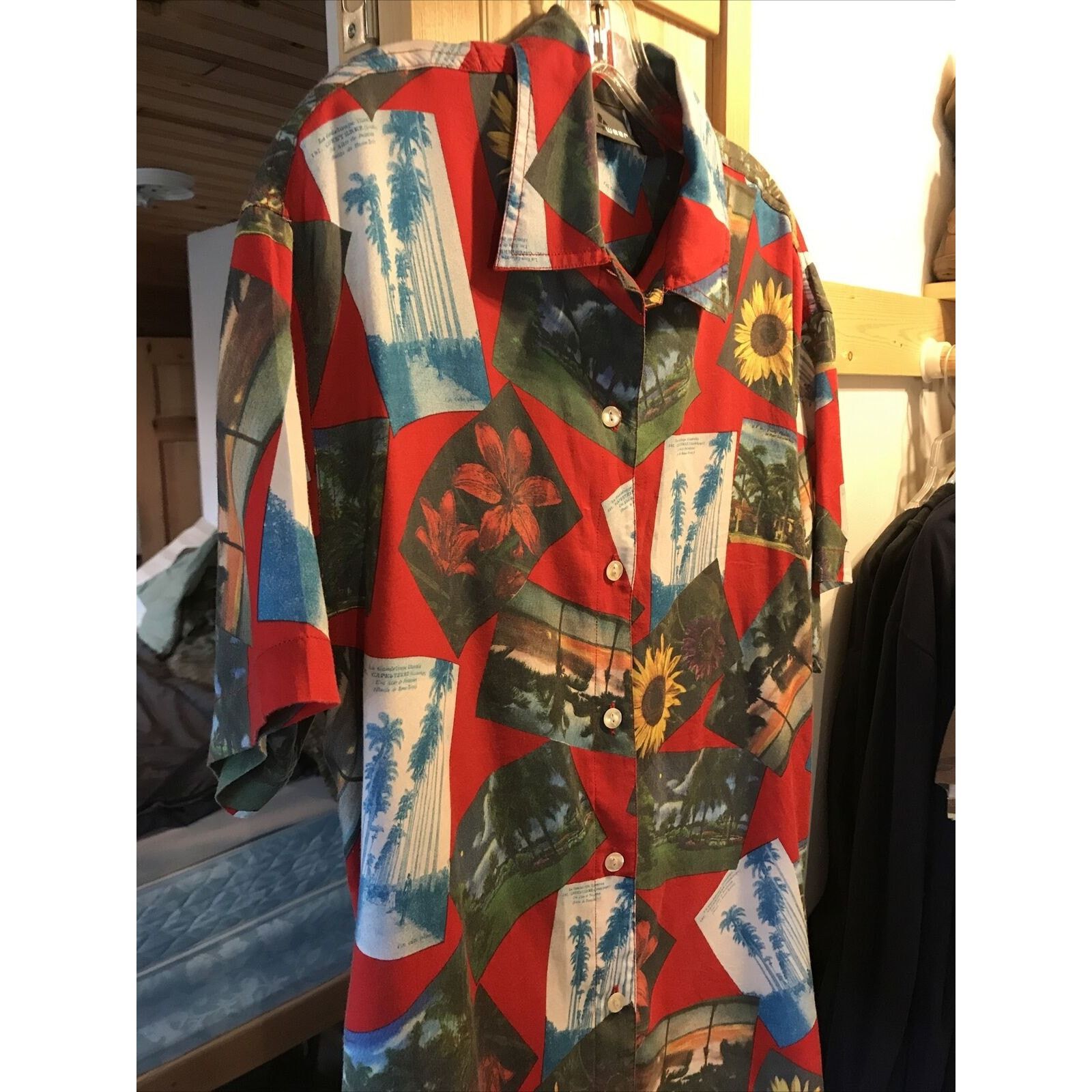 Other Lizwear Men M Red Photo Print SS Button Rayon Hawaiian Shirt Size US M / EU 48-50 / 2 - 6 Thumbnail
