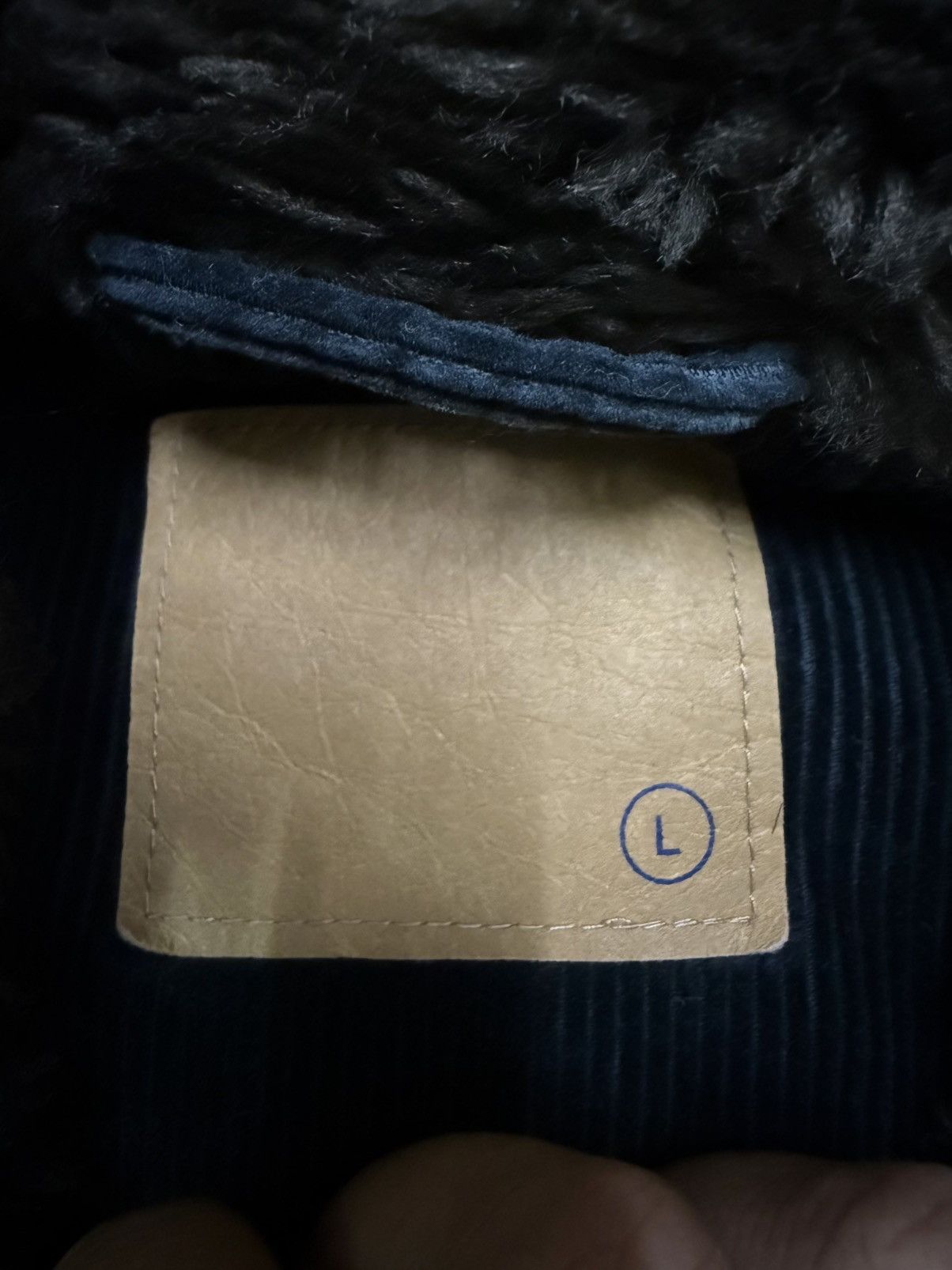 UNIQLO FAUX FUR DONUT BUTTON CUDROY JACKET