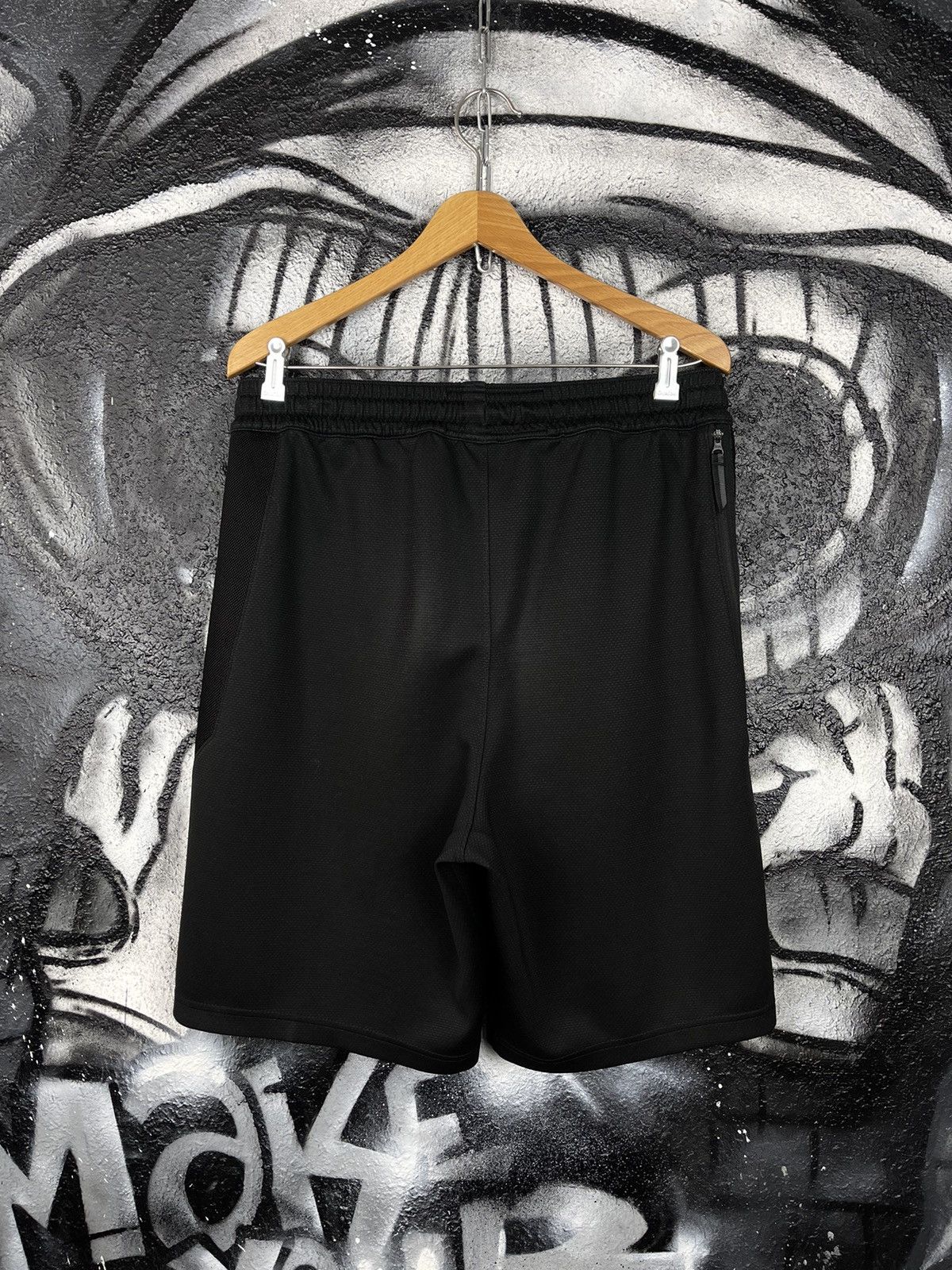 Nike Nike NBA Bucks Black Shorts Men’s Size Large Size US 33 - 3 Thumbnail