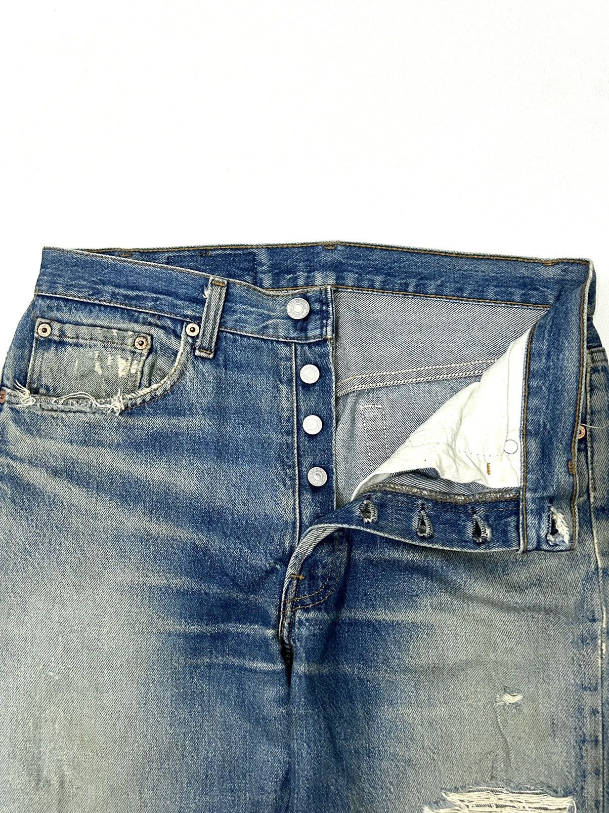 Levi's × Levi's Vintage Clothing Vintage Levis 501 xx Button 522 Distressed Jeans Size US 31 - 11 Thumbnail
