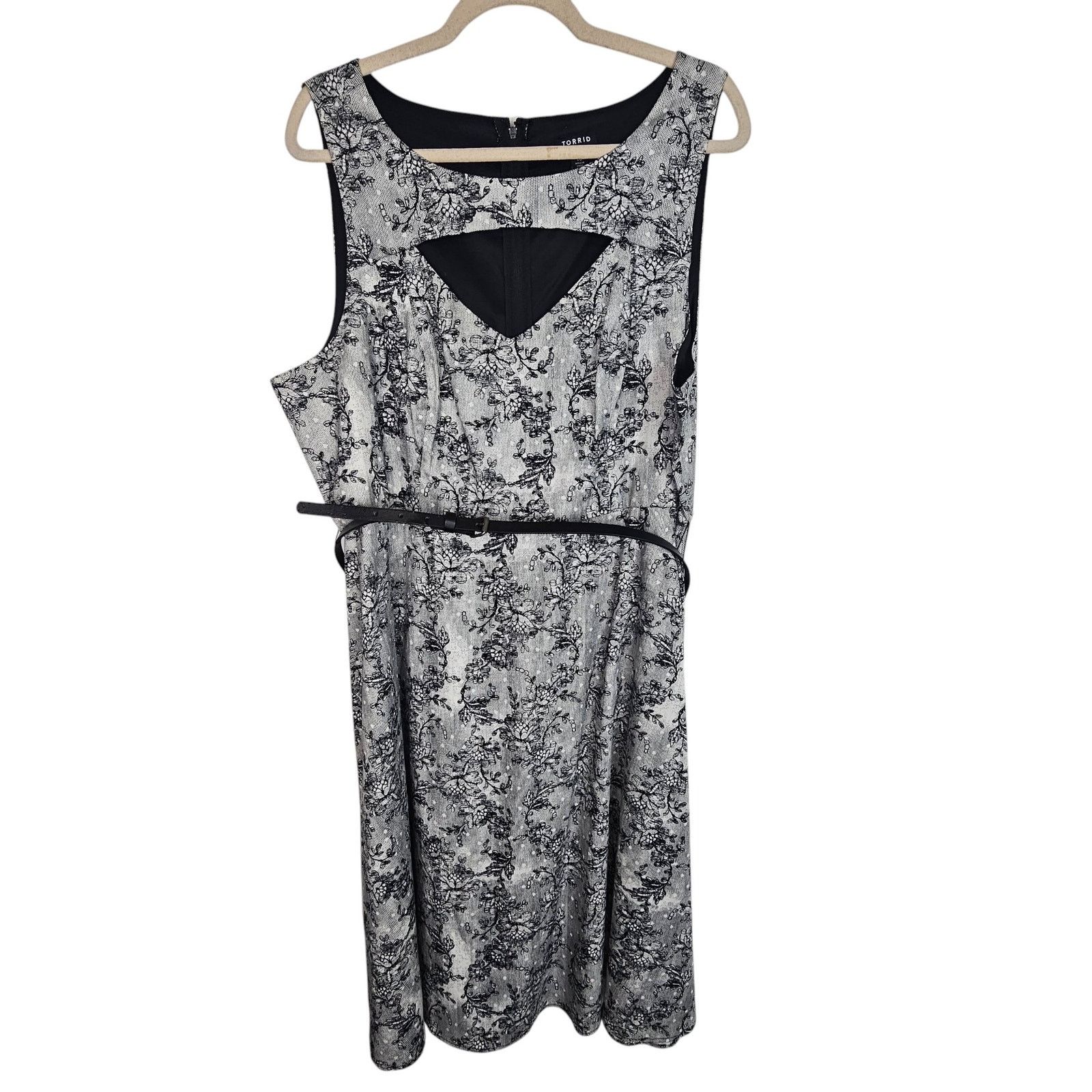 Torrid Torrid Womens Floral Swing Dress Plus Size 18 Wedding Guest Size XXL / US 16-18 / IT 52-54 - 2 Thumbnail