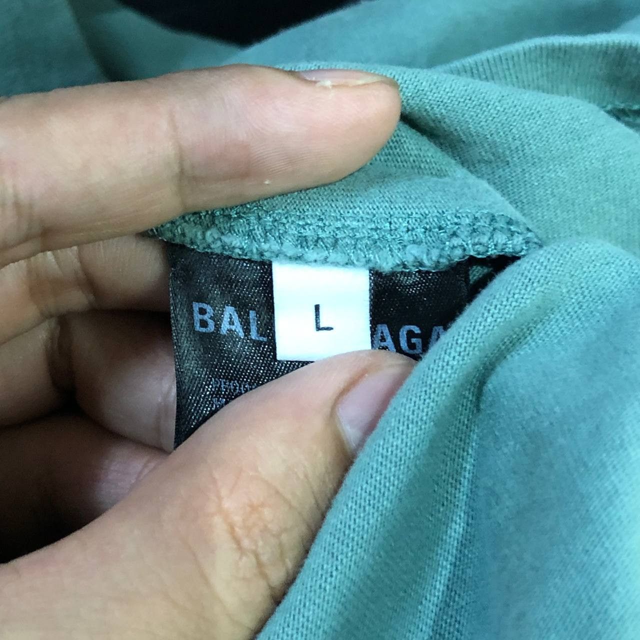 Balenciaga Balenciaga copy right small logo tee Size US M / EU 48-50 / 2 - 7 Thumbnail