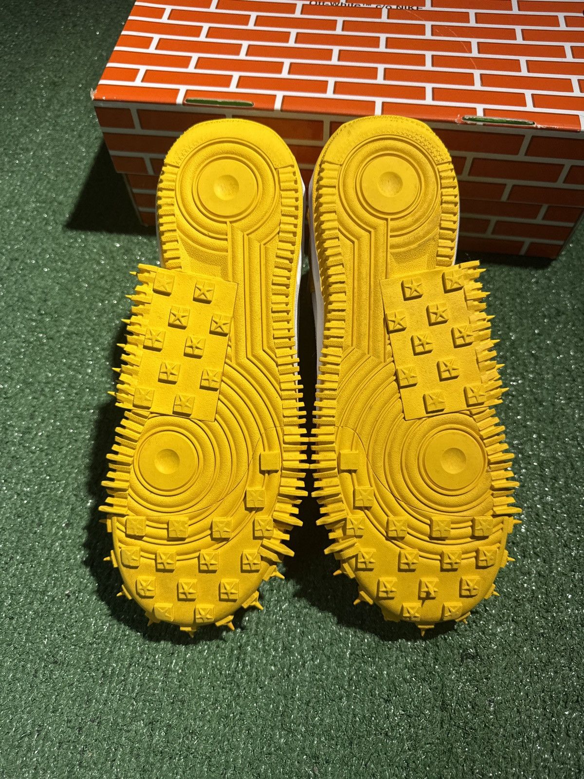 Nike × Off-White Nike air force 1 mid sp off white varsity maize Size US 10.5 / EU 43-44 - 5 Thumbnail