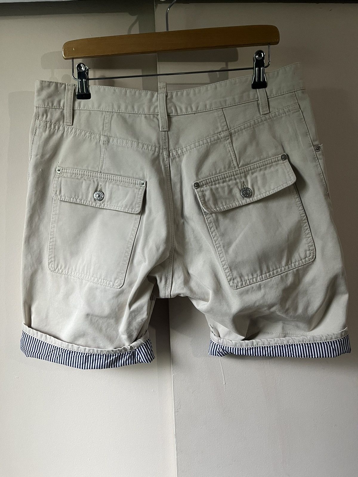 Dsquared2 (Rare) Dsquared2 cream white shorts Size US 34 / EU 50 - 4 Thumbnail