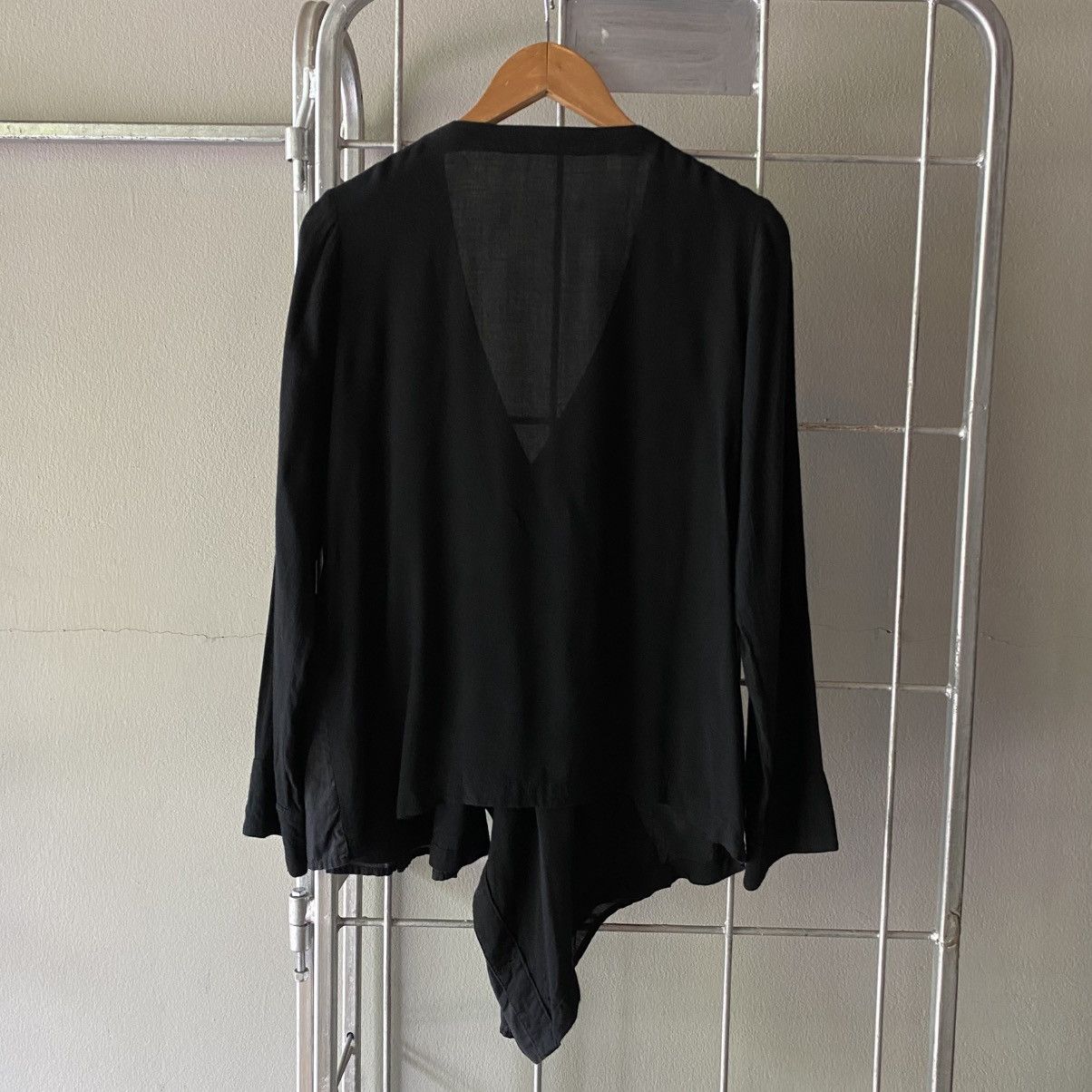 Designer × Japanese Brand SEDMIKRASKY Black Draped Asymmetric Blouse Size L / US 10 / IT 46 - 2 Thumbnail