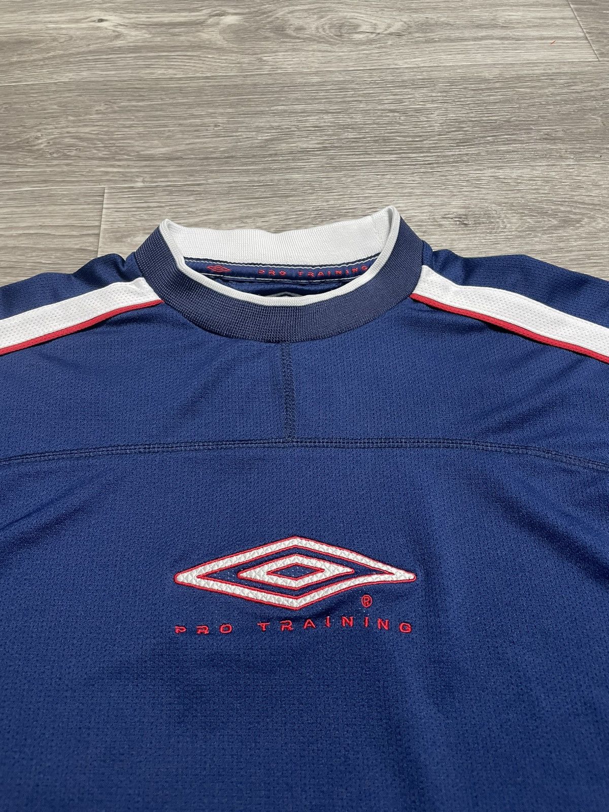 Umbro Vintage 90s Umbro Pro Training Retro Football Soccer Jersey Size US S / EU 44-46 / 1 - 5 Thumbnail