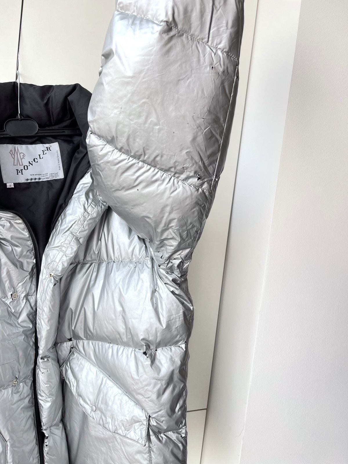 Moncler Vintage Moncler Grenoble Silver Puffer Jacket Down 90’s Size US L / EU 52-54 / 3 - 17 Thumbnail