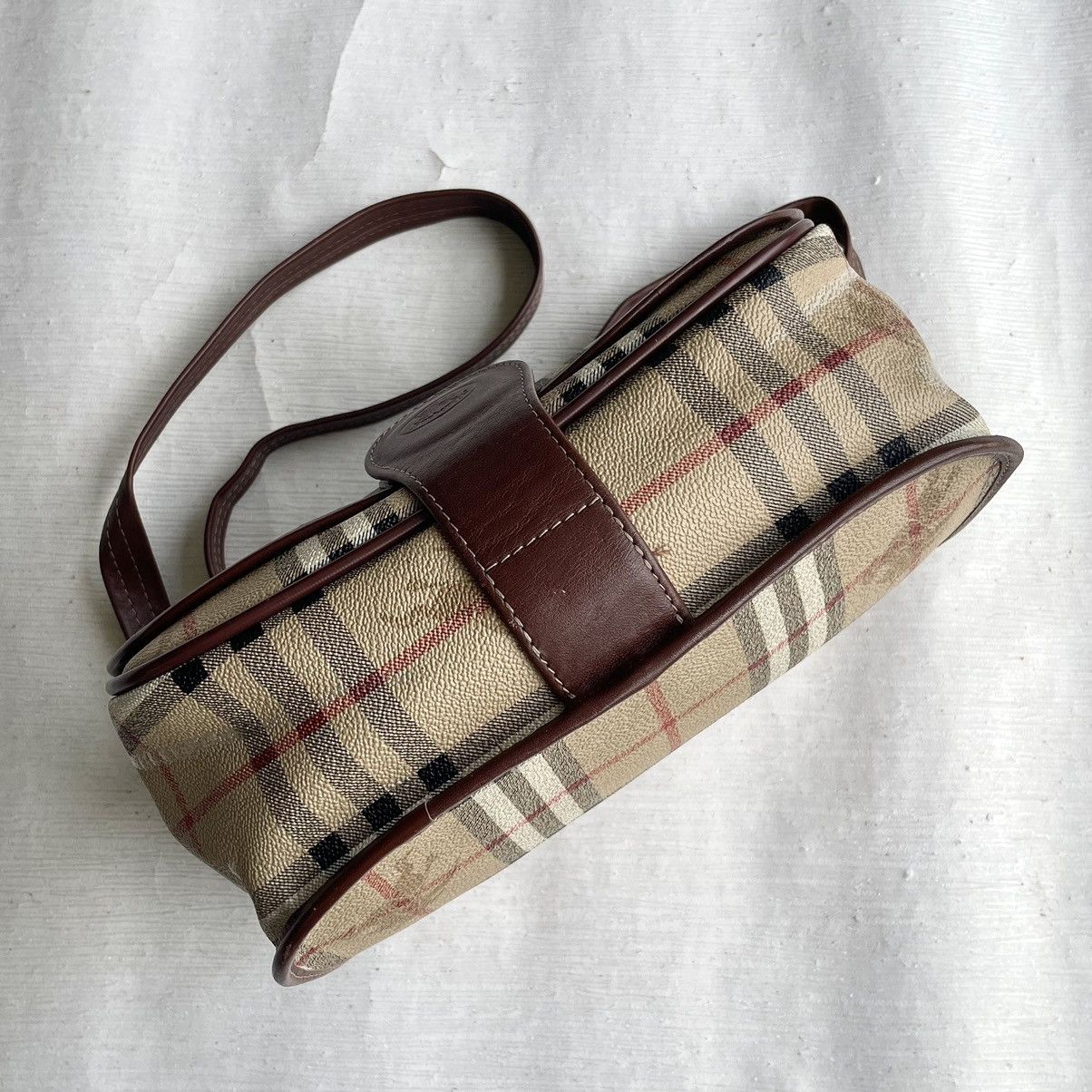 Burberry × Leather × Vintage 🔥 Vintage Burberry Nova Check Hayamarket Crossbody Size ONE SIZE - 10 Thumbnail