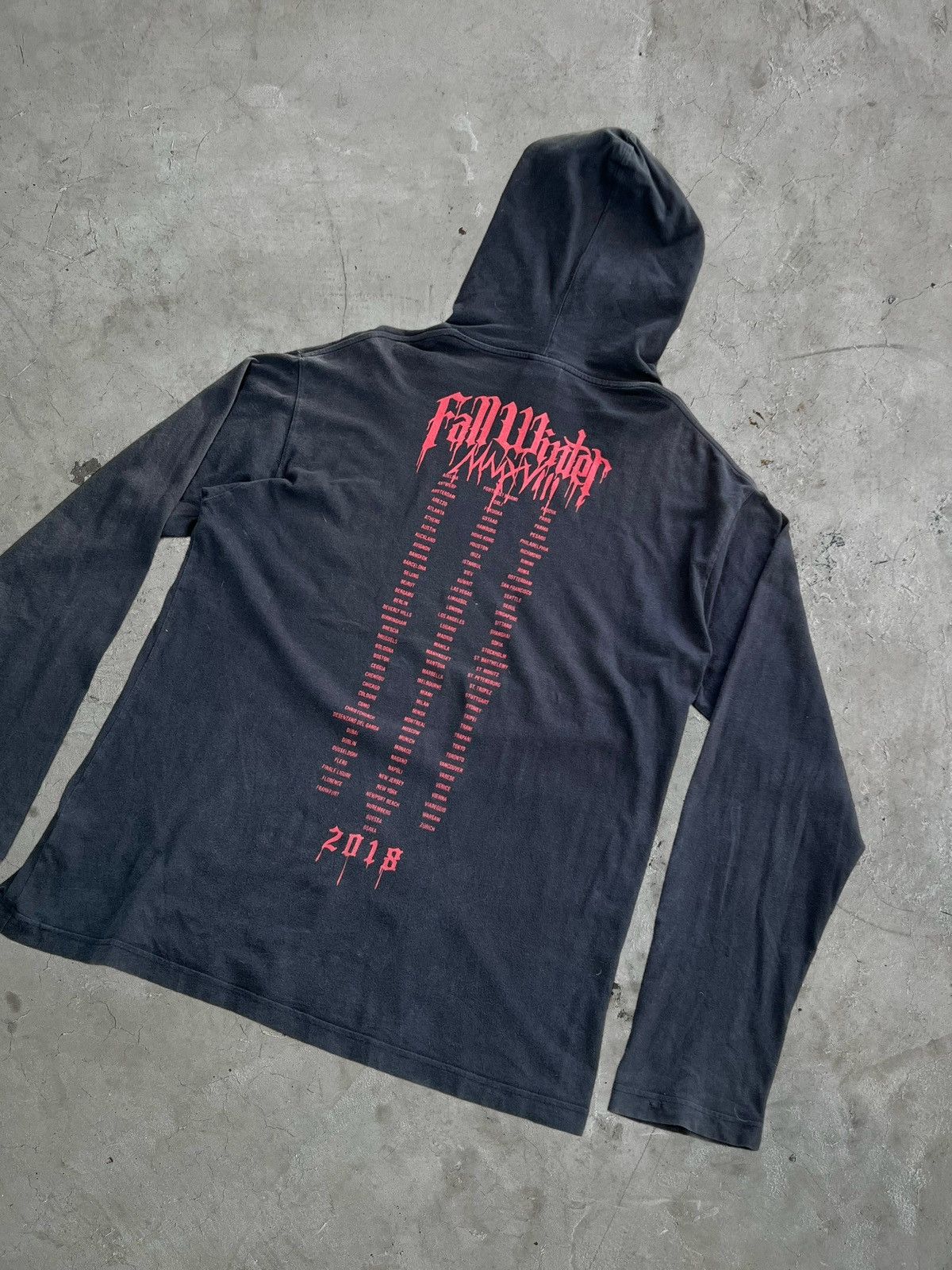 Vetements FW/18 Vetements Metal Tour Hoodie Size US L / EU 52-54 / 3 - 6 Thumbnail
