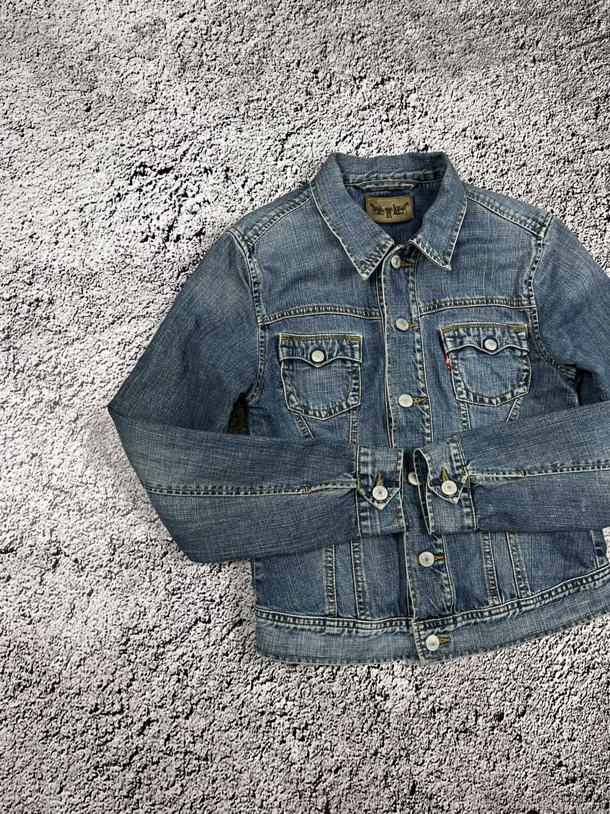 Levi's Vintage Y2K Levi’s denim jacket streetwear grunge size S Size S / US 4 / IT 40 - 3 Thumbnail