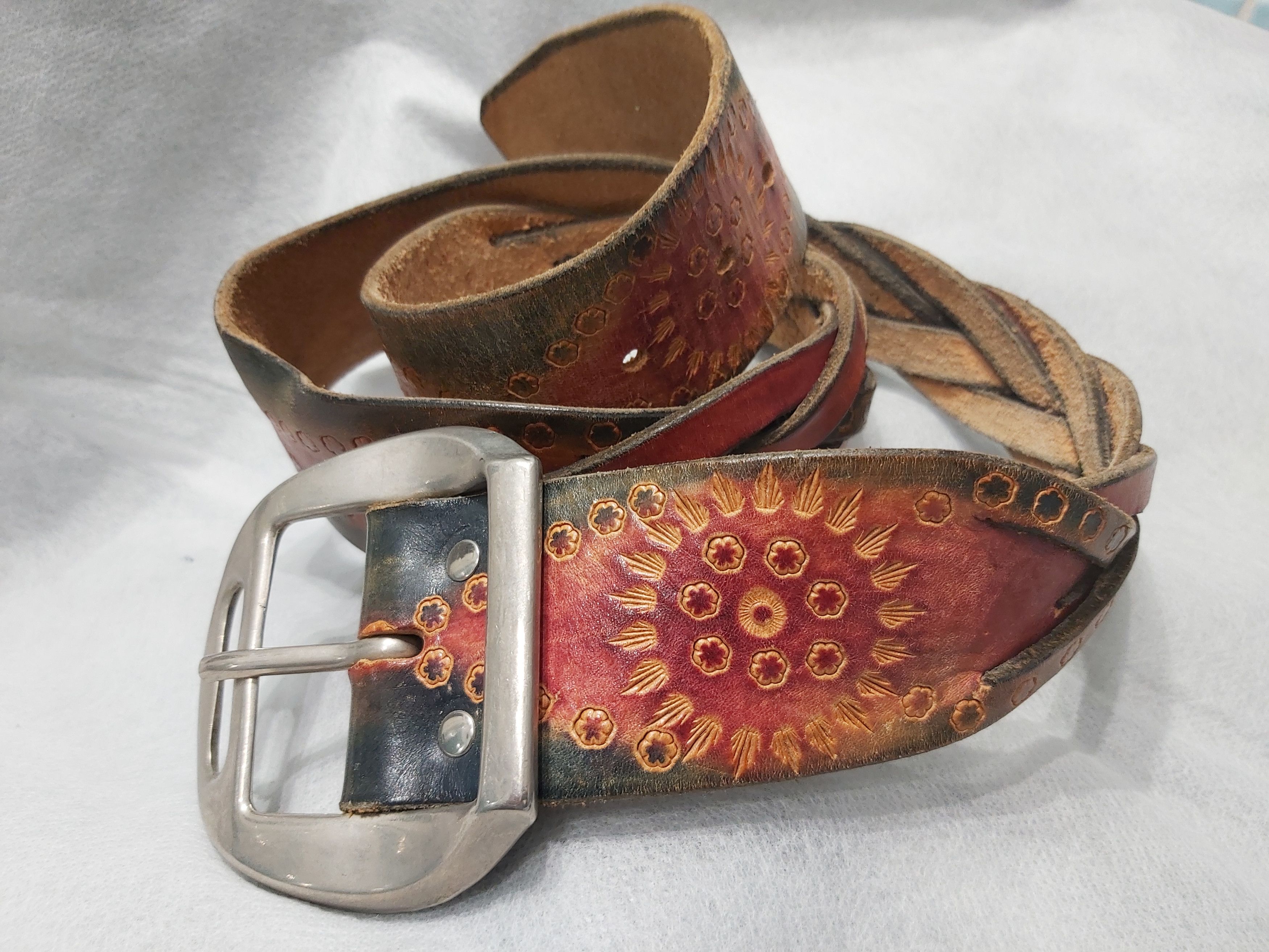 Vintage Wide red embossed mandala leather belt Size ONE SIZE - 11 Thumbnail