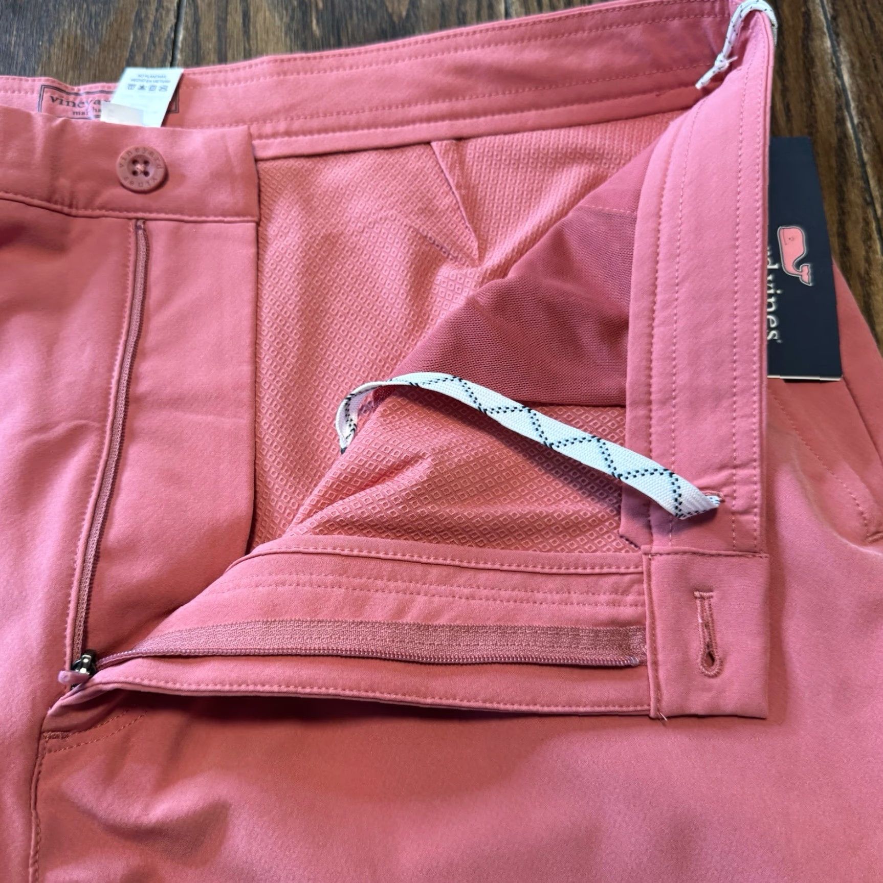 Vineyard Vines VINEYARD VINES Mens Performance Sandbar Golf Shorts 38 Pink 8” Inseam NEW Size US 38 / EU 54 - 3 Thumbnail