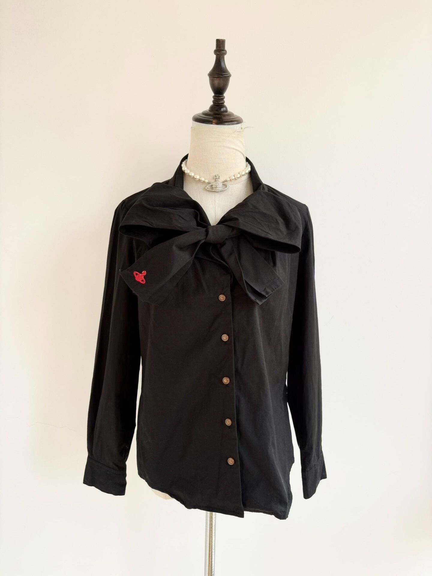 Vivienne Westwood Vivienne Westwood Vintage Black Bow Shirt Size L / US 10 / IT 46 - 1 Thumbnail