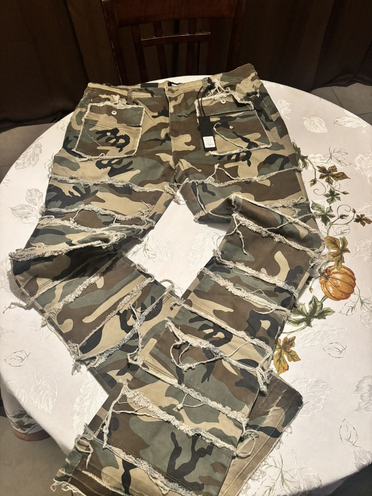 Fashion Nova camo fashion nova jeans Size US 40 / EU 56 - 1 Thumbnail