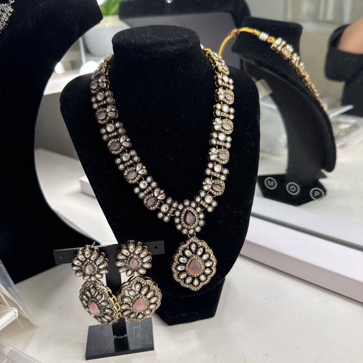 Other Indian kundan jewelry Size ONE SIZE - 2 Thumbnail