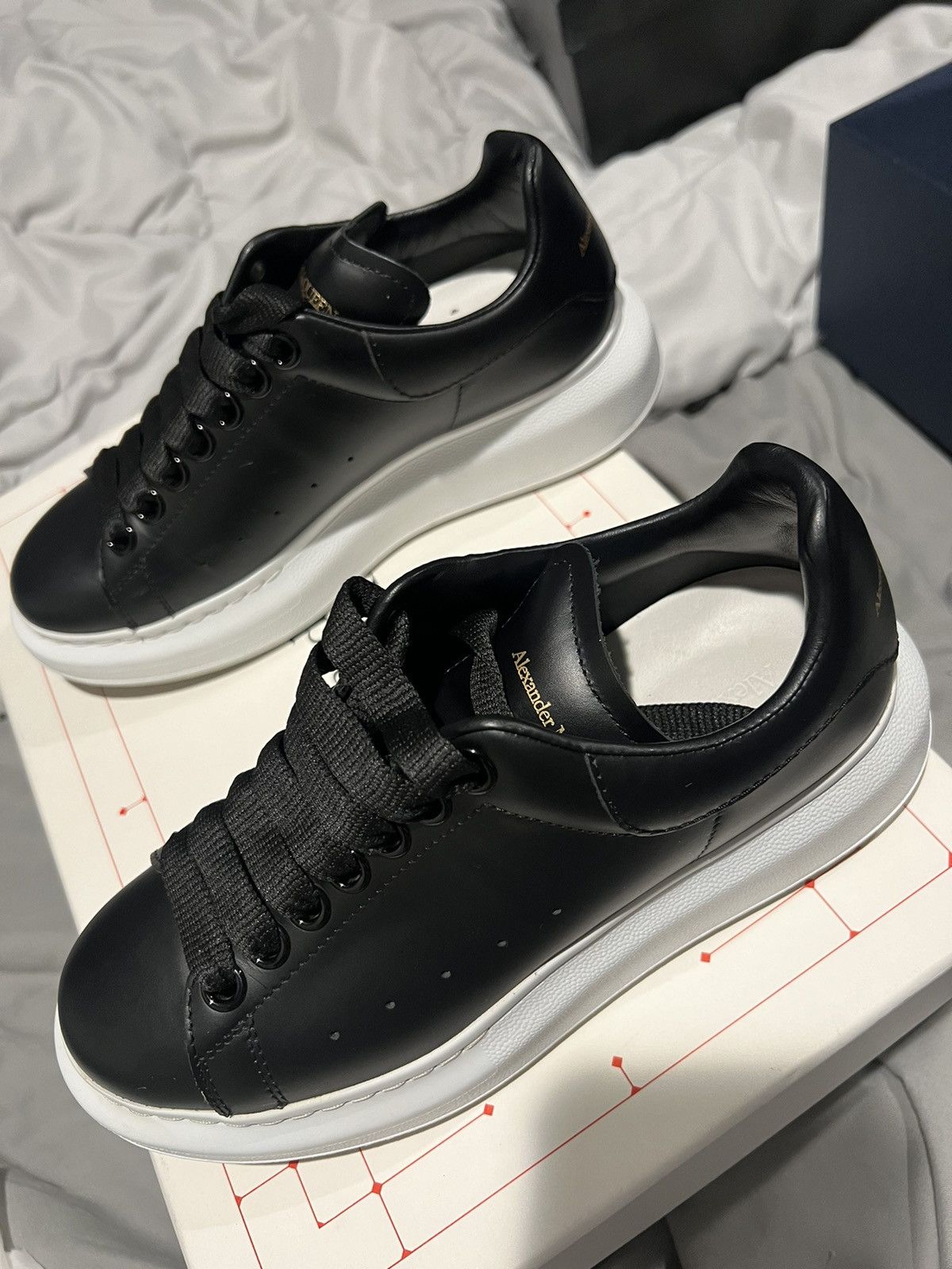 Alexander McQueen Oversized Alexander McQueen sneakers Size US 5 / IT 35 - 11 Thumbnail