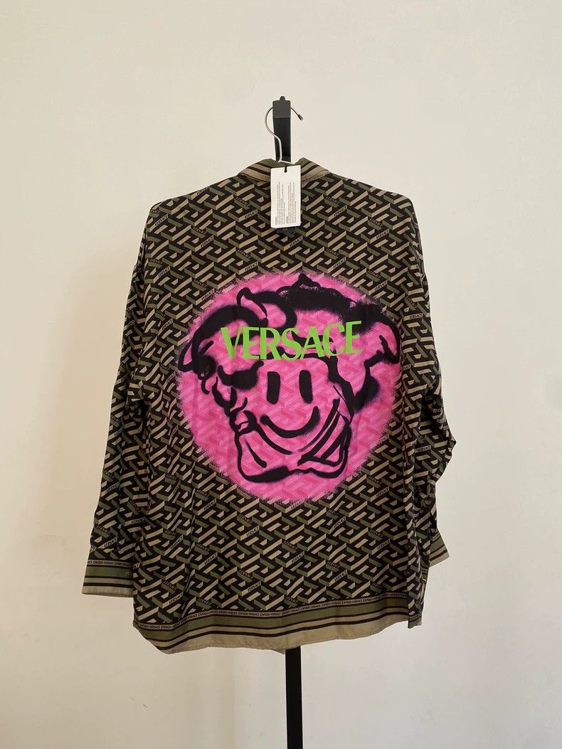 Versace Versace Medusa smiley face fashion long sleeve shirt Size US L / EU 52-54 / 3 - 3 Thumbnail