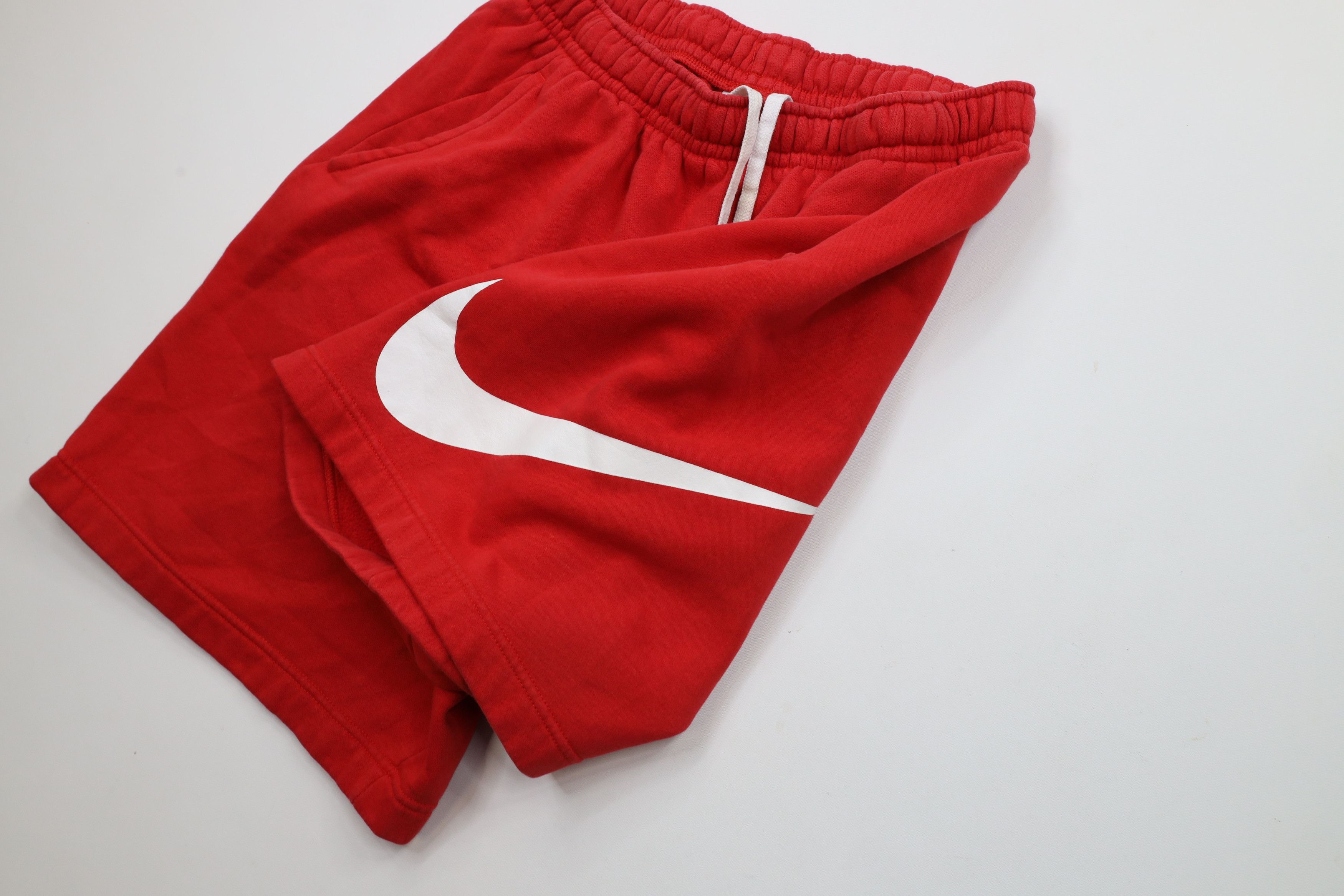 Nike × Vintage Vintage Nike Swoosh Logo Above Knee Sweatpants Shorts Red Size US 34 / EU 50 - 5 Thumbnail