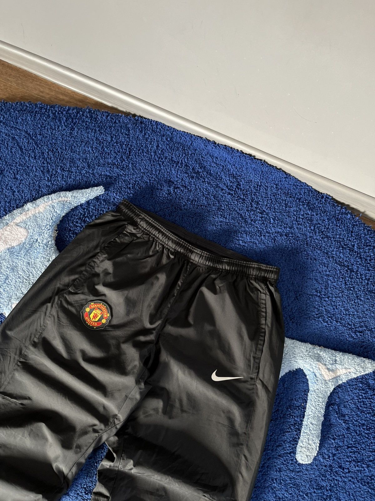 Nike 2000s Nike Manchester United Track Pants Vintage Drill Nylon Size US 34 / EU 50 - 3 Thumbnail