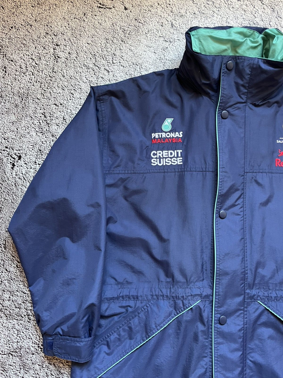 Red Bull Red Bull Sauber Petronas F1 Racing Team Jacket Size M Size US M / EU 48-50 / 2 - 3 Thumbnail