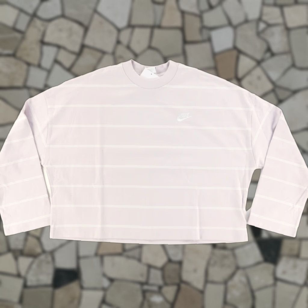 Nike **Nike Lavender Women's Fall Striped Long Sleeve Top L** User: New title: **Nike Women's Lavender Fall Striped Long Sleeve Top L** Size L / US 10 / IT 46 - 1 Thumbnail