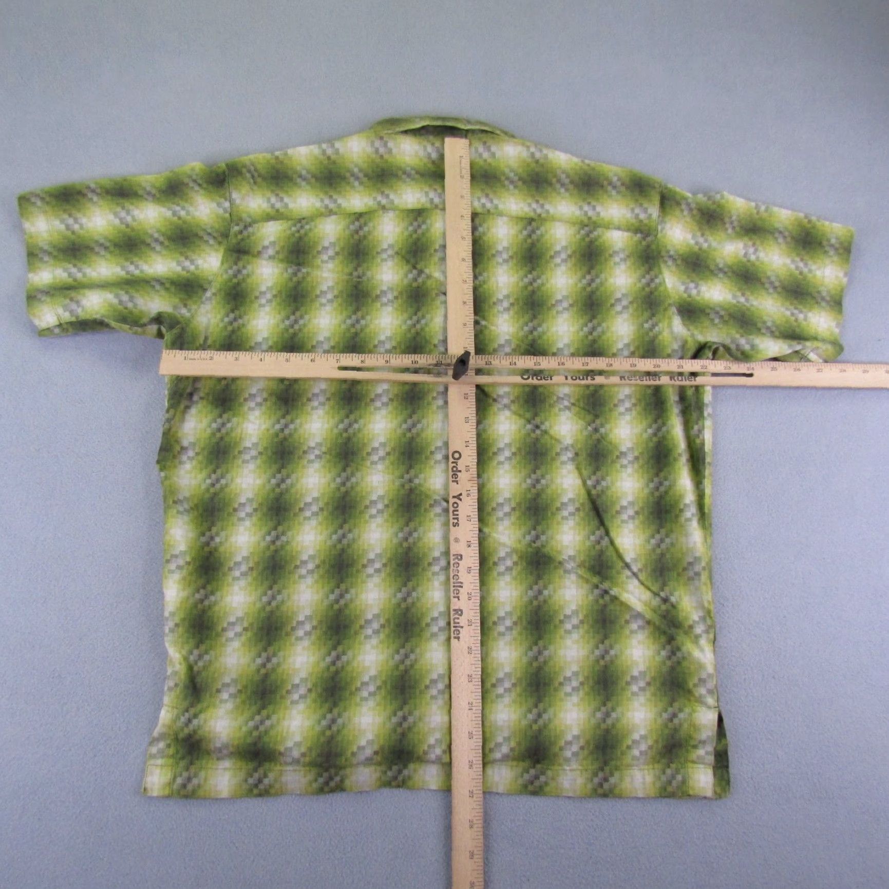 Mountain Hardwear VINTAGE Mountain Hardwear Shirt Mens Medium Green Plaid Button Up Camp Hiking Outdoors Size US M / EU 48-50 / 2 - 6 Thumbnail