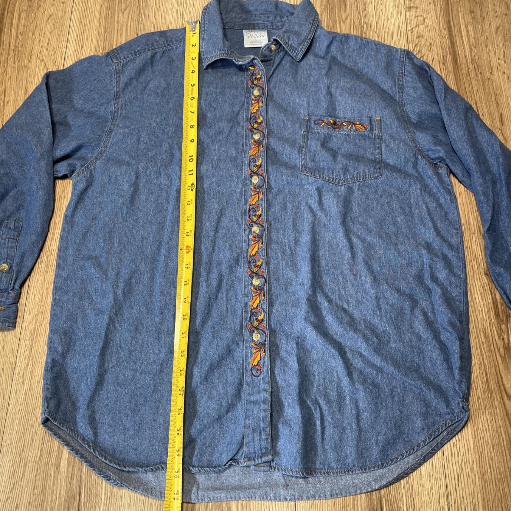 Vintage VINTAGE Style Studio Denim Shirt Women Long Sleeve Blue Cotton Casual Seasonal Size L Size 36" / US 14 / IT 50 - 4 Thumbnail
