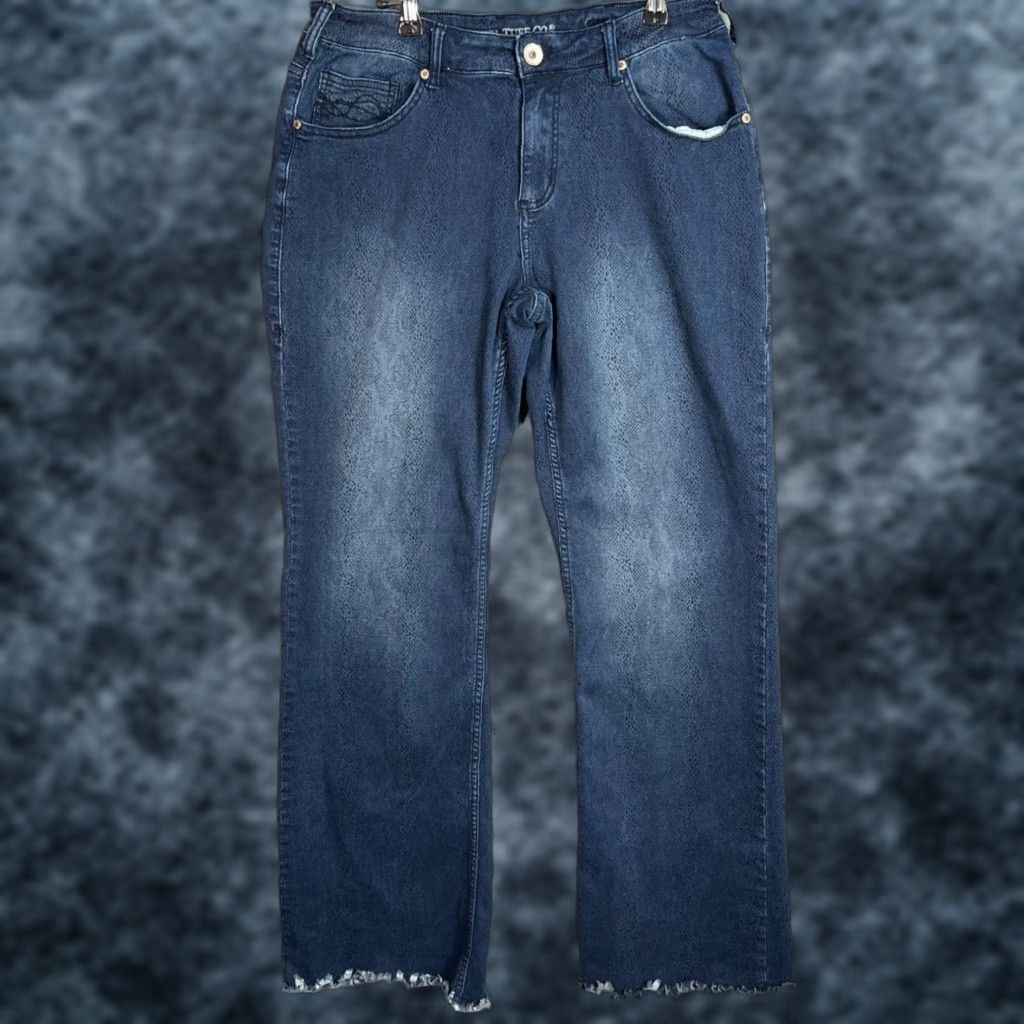 Vintage VINTAGE Cowgirl Tuff Womens Bootcut Jeans 31 Blue Snake Print Frayed Hem Stretch Size 24" / US 00 / IT 34 - 1 Thumbnail