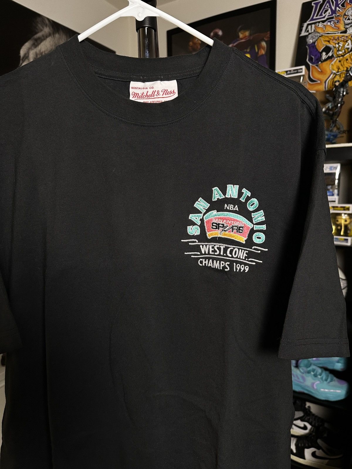 NBA Mitchell and Ness Spurs NBA Tee🏀🔥 Size US L / EU 52-54 / 3 - 4 Thumbnail