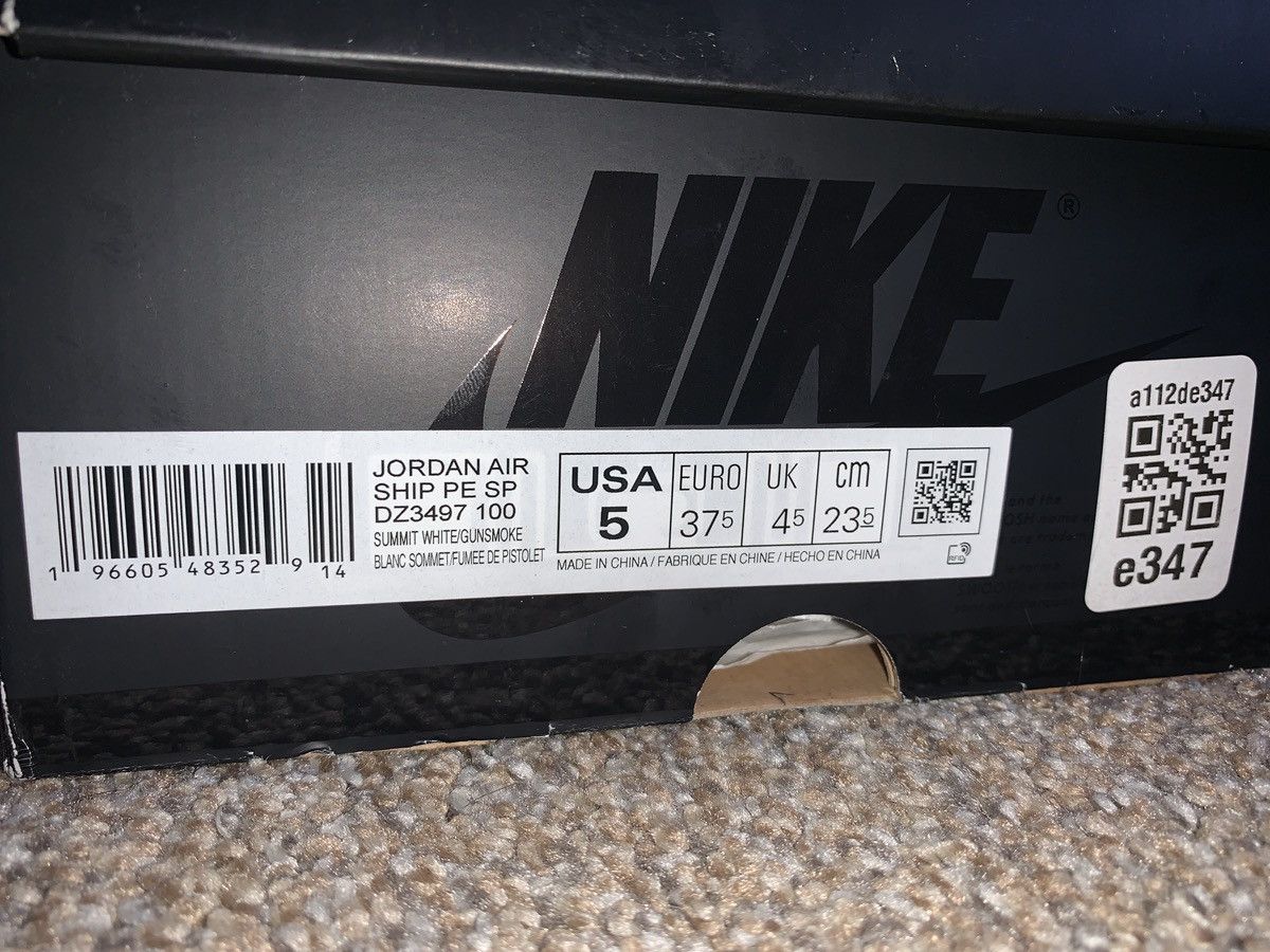 Jordan Brand Jordan Air Ship PE SP Summit White/Gunsmoke Size US 5 / EU 37 - 7 Thumbnail