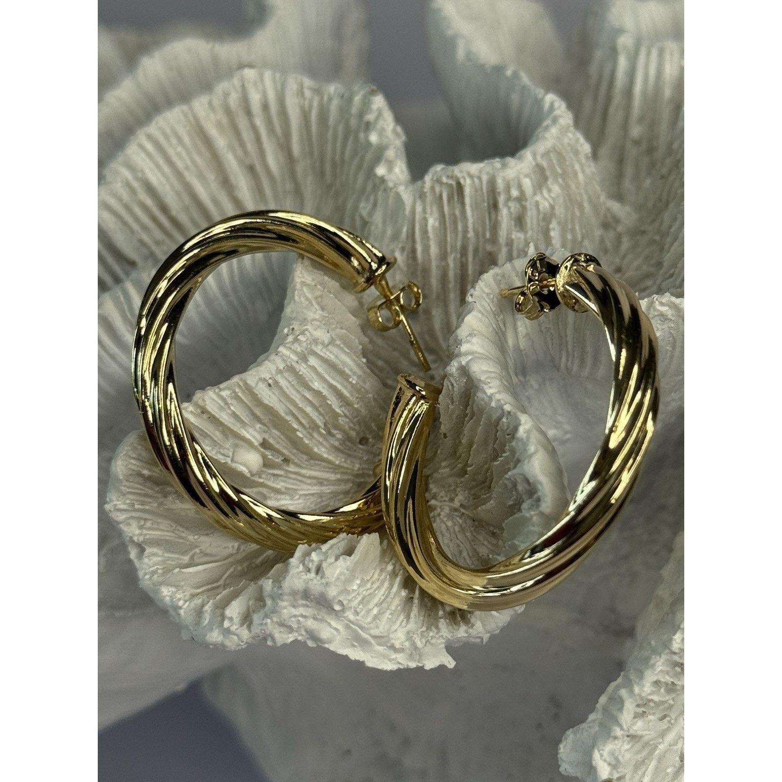 Jewelry Gold Plated Earrings Length 1.25 Inch in Yellow, Women's