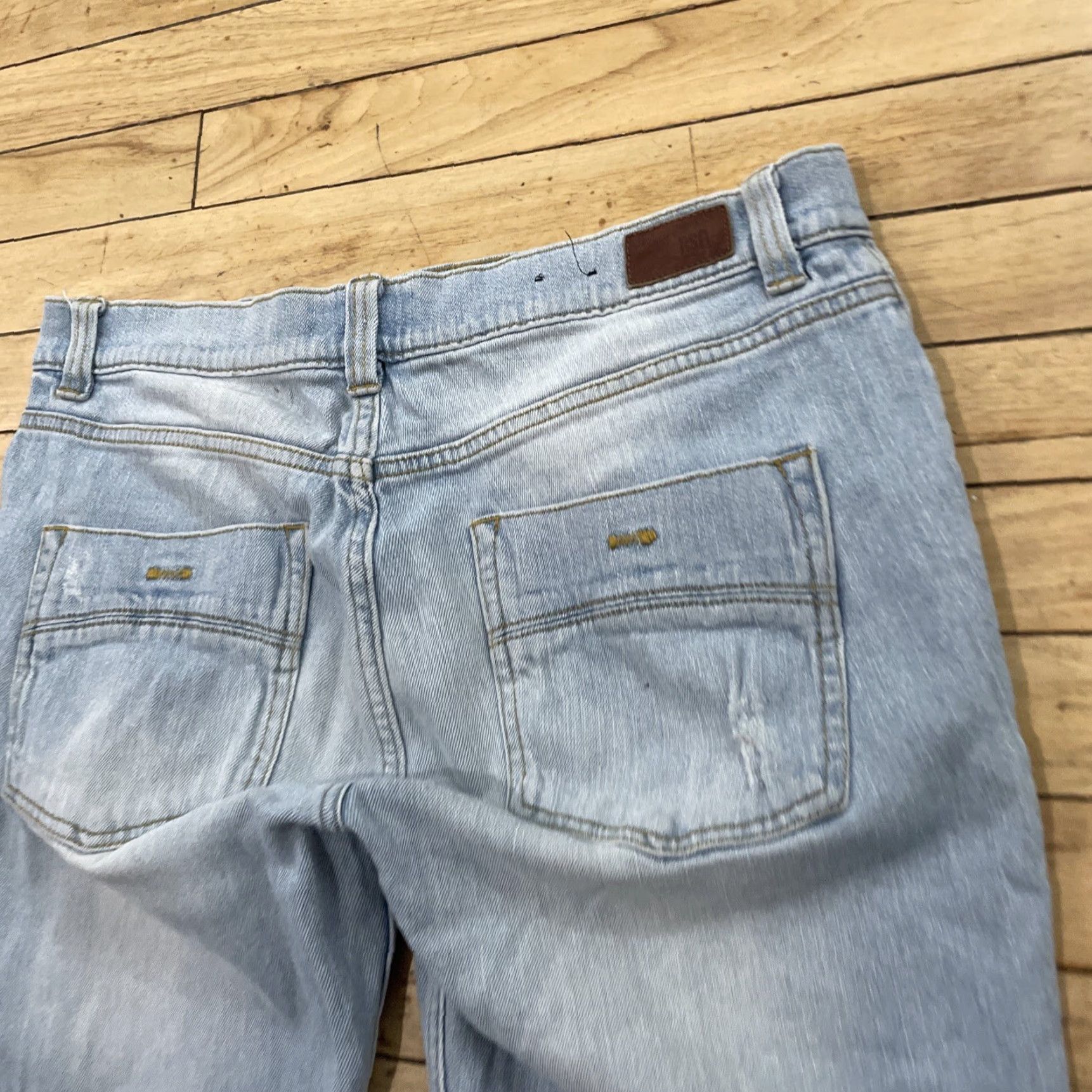 Rsq RSQ Jeans Men 32x32 London Skinny Light Blue Denim Distressed 5-Pocket 32 Inseam Slim Straight"} Size US 32 / EU 48 - 3 Thumbnail