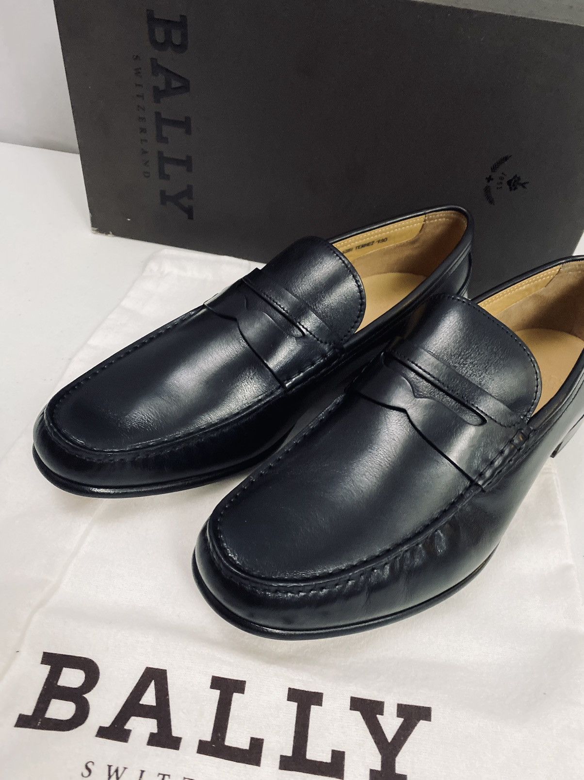Bally Bally Black Calfskin Termez Penny Loafer 8 EEE New In Box Size US 8 / EU 41 - 11 Thumbnail