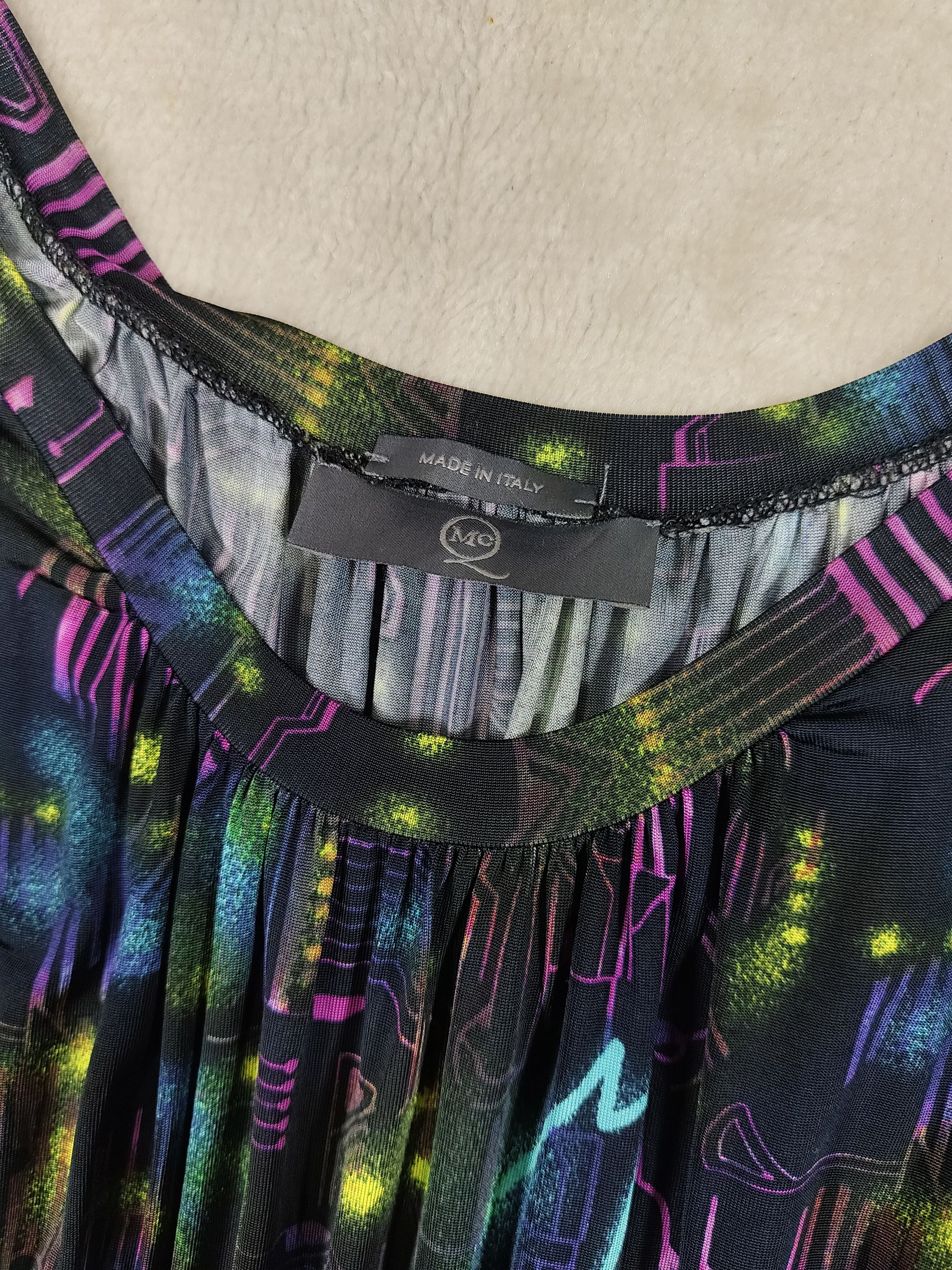 Alexander McQueen Alexander McQueen❤️‍🔥 Futuristic Neon Abstract Graphic Top Size M / US 6-8 / IT 42-44 - 5 Thumbnail