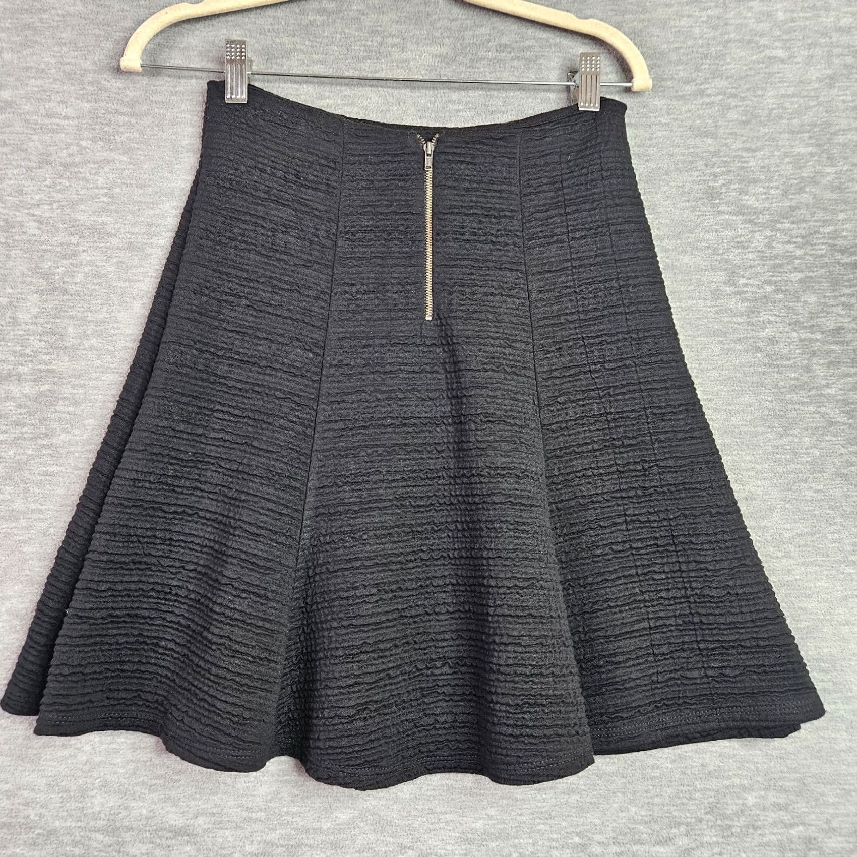 Anthropologie Maeve Anthropologie Black Textured A-Line Skirt XS Womens Short Skirt Button Closure Knit Polyester Acrylic Fall Spring Summer Winter Made USA Size 26" / US 2 / IT 38 - 2 Thumbnail