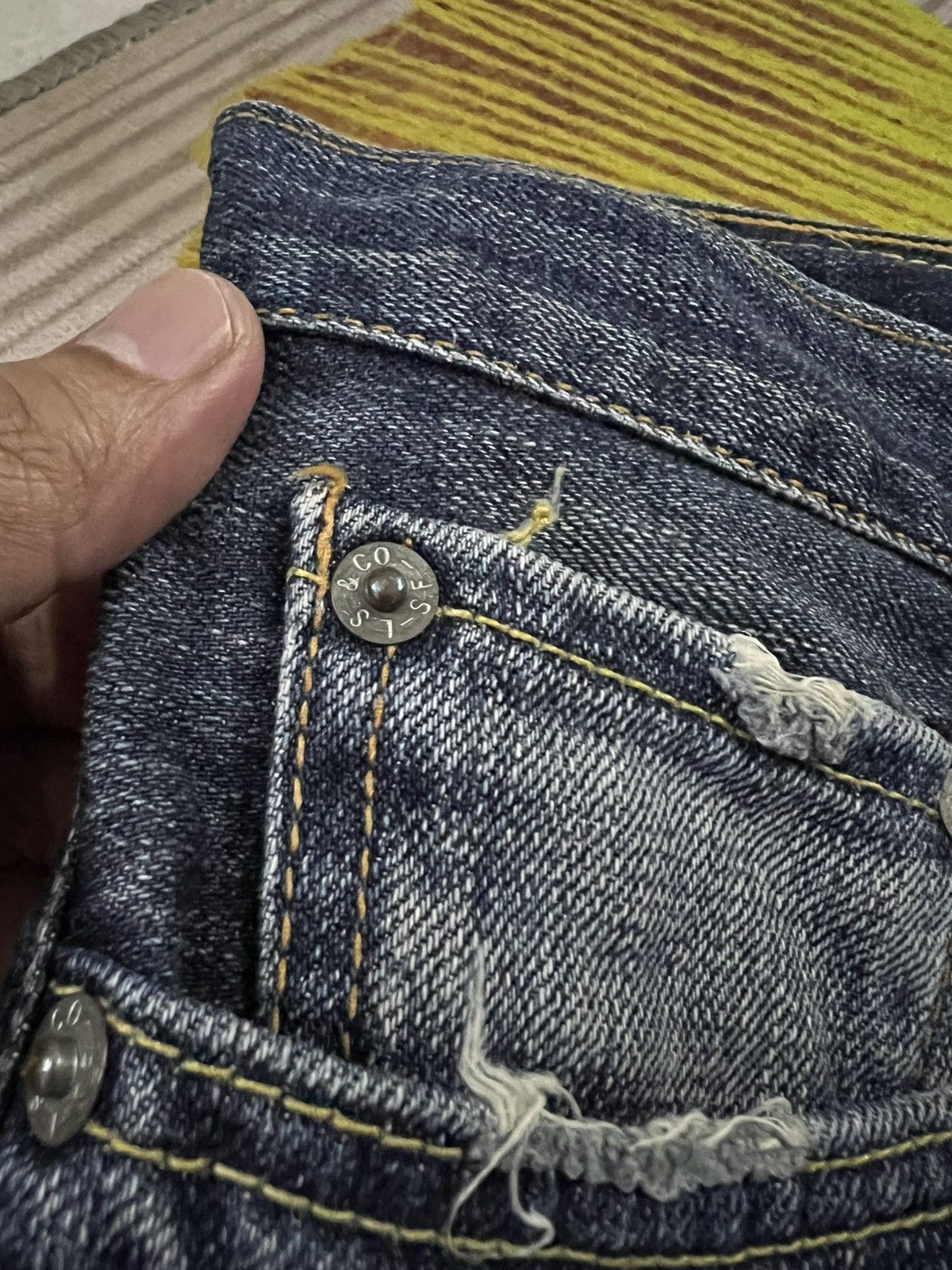 Levi's VINTAGE LEVIS 505 DISTRESSED JEANS Size US 32 / EU 48 - 11 Thumbnail