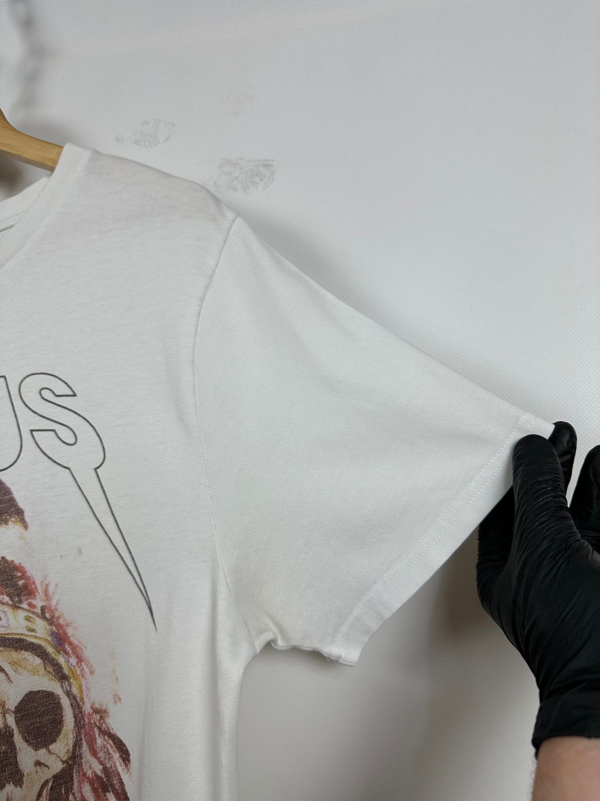 Band Tees 2013 Yeezus Kanye West Tour T-Shirt Size US L / EU 52-54 / 3 - 14 Thumbnail