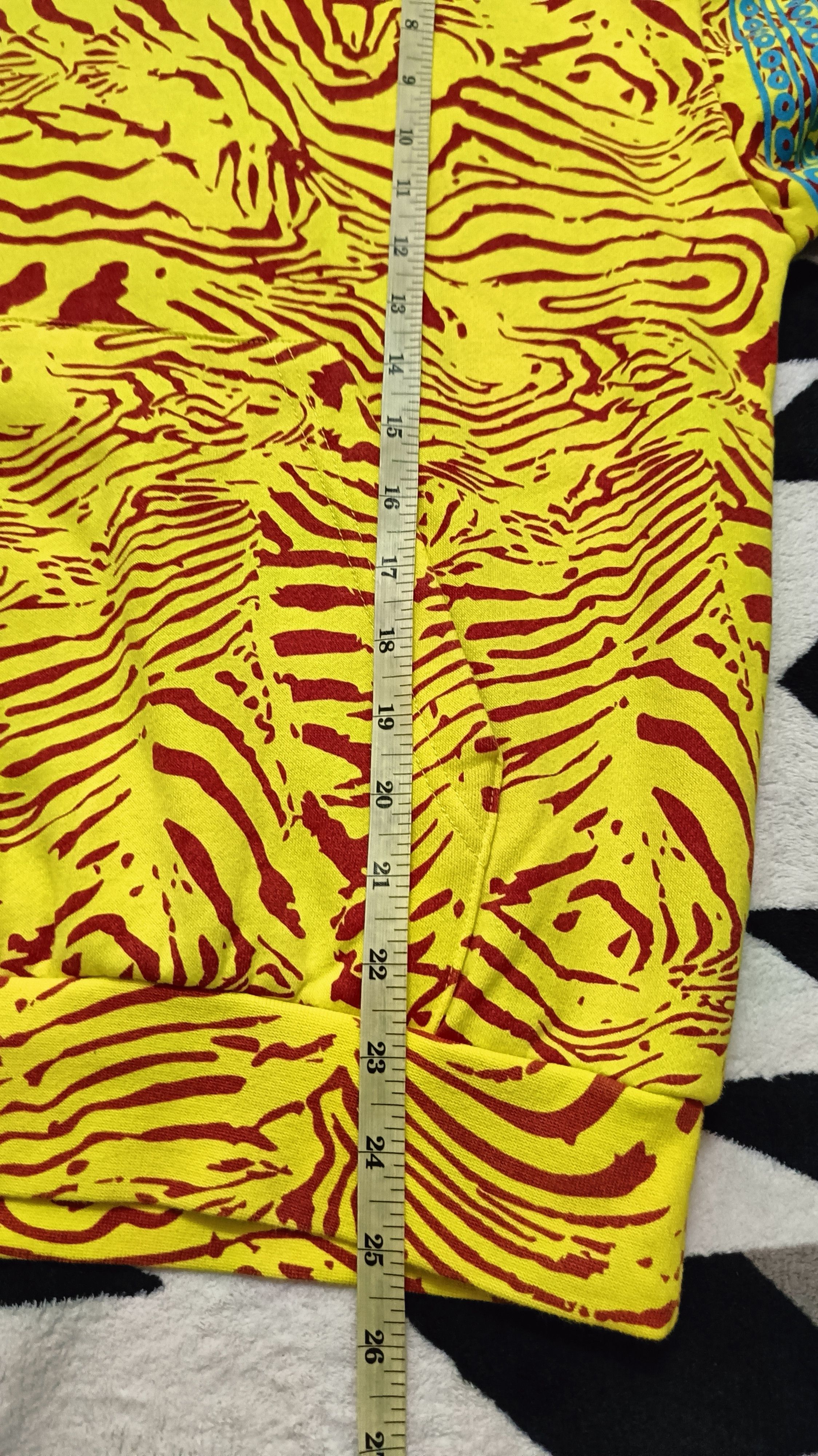 Band Tees 🔥🔥Rare Hoodie Band Red Hot Chilli Pappers Size US M / EU 48-50 / 2 - 8 Thumbnail