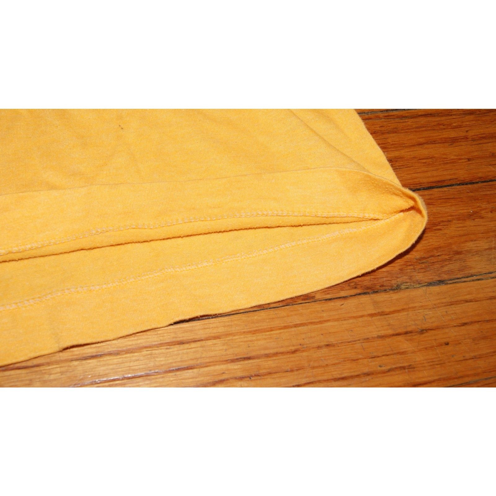 Vintage VTG Auburn Sertoma Service Mankind Yellow L TShirt USA Size US L / EU 52-54 / 3 - 5 Thumbnail