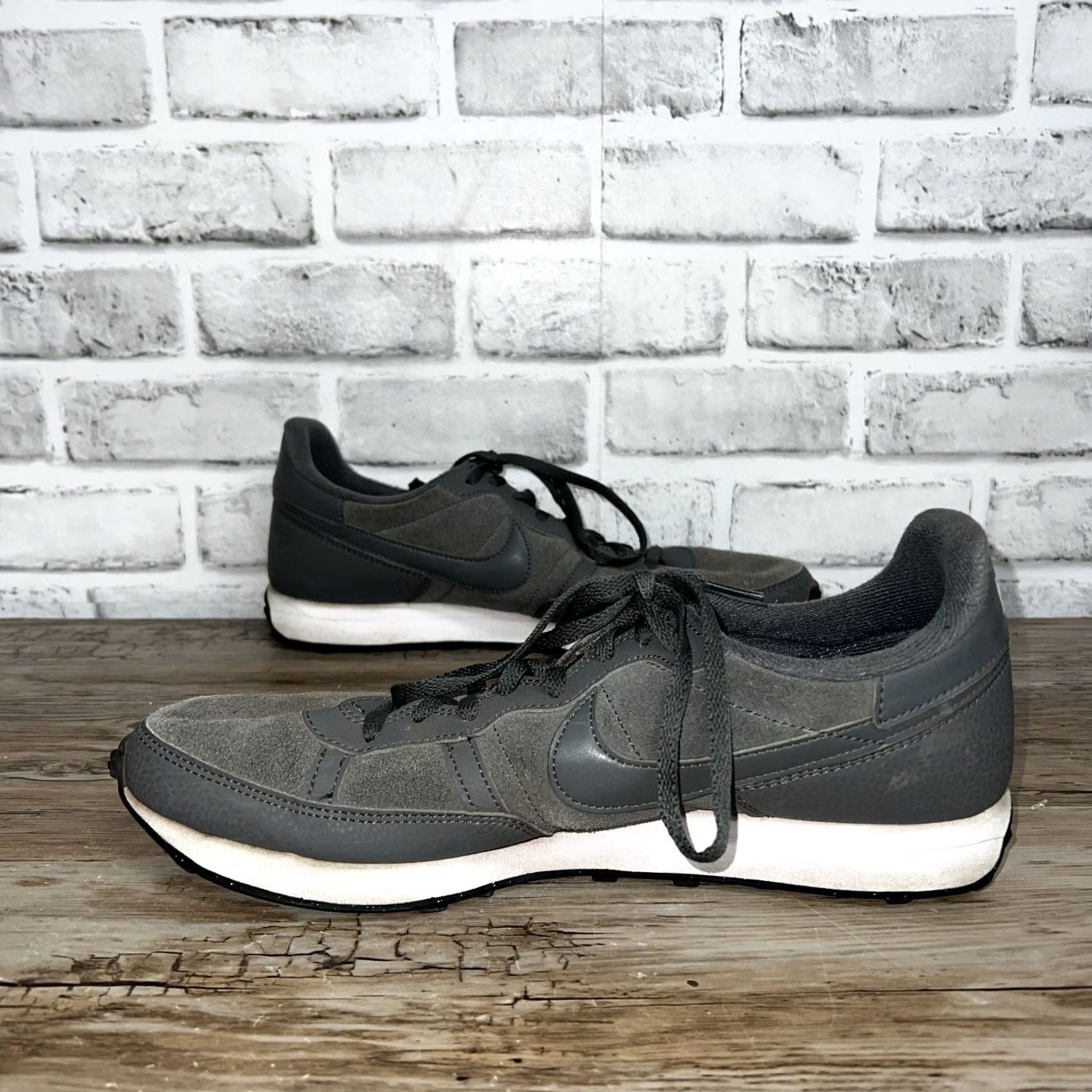 Nike Nike Challenger OG SE Sneaker Mens 11.5 Iron Grey Gray Lace Up Athletic Shoe Nike Challenger Sneaker Mens 11.5 Iron Grey Size US 12 / EU 45 - 3 Thumbnail