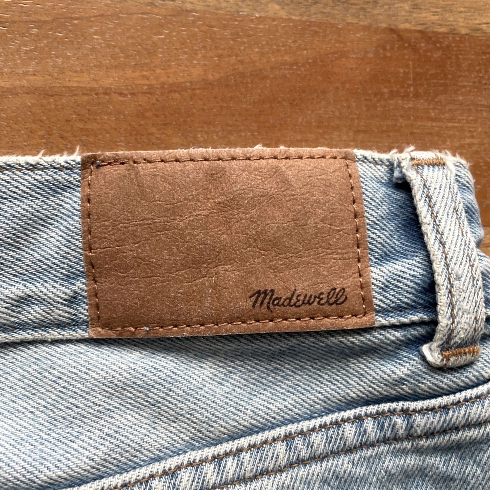 Madewell Madewell Jeans Womens 26P Relaxed Wide-Leg Distressed Denim Cuffed 32x27 Blue Leather? (Note: Original does not include leather) Size 26" / US 2 / IT 38 - 6 Thumbnail