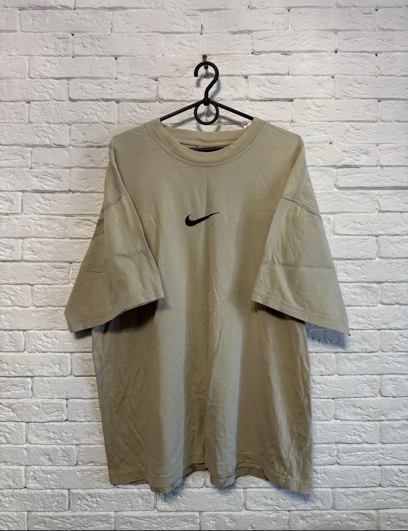 Nike Vintage Nike Tshirt Big Monogram Logo Sz XXL Size US XXL / EU 58 / 5 - 2 Thumbnail