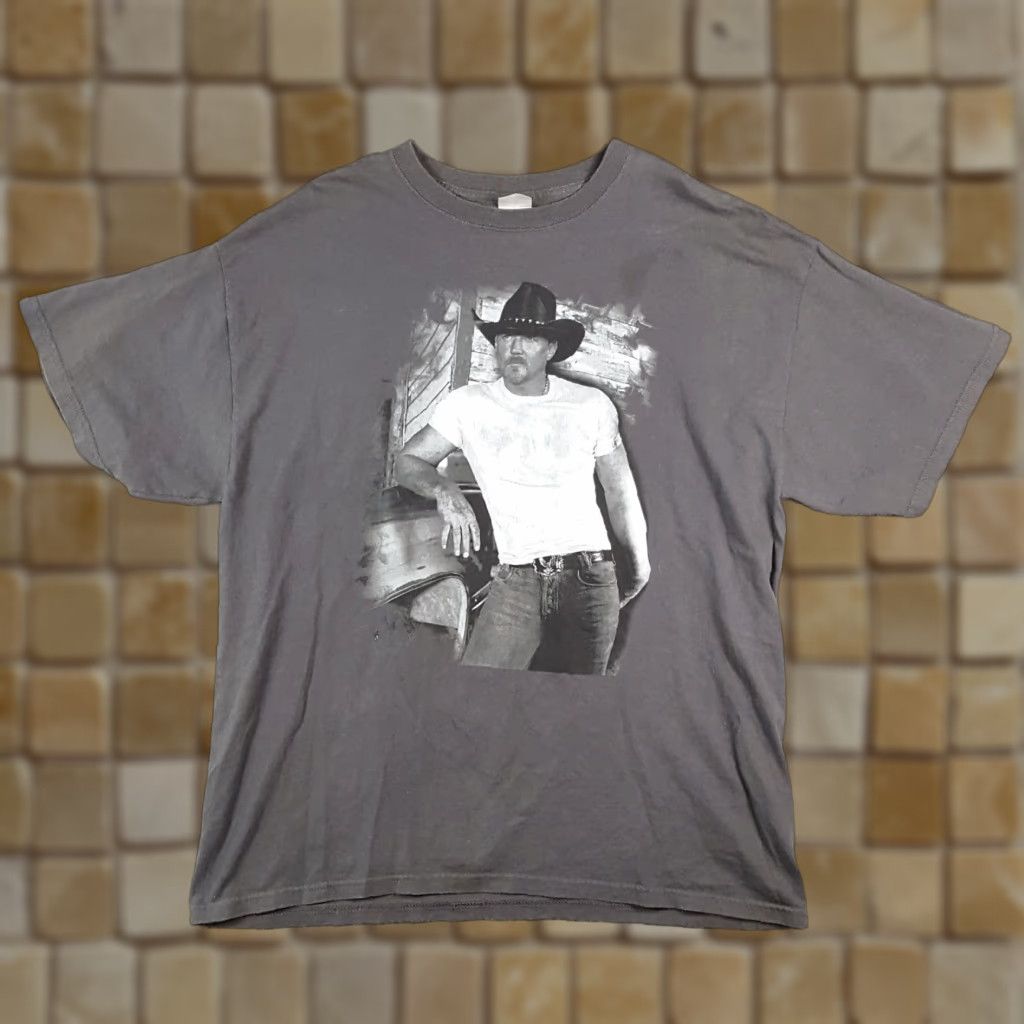 Gildan VINTAGE Trace Adkins Dangerous Man Tour T Shirt 90s Grunge Cotton XL Gray Mens Vintage Tour Logo Embroidered Power Band Shirt Size US XL / EU 56 / 4 - 1 Thumbnail