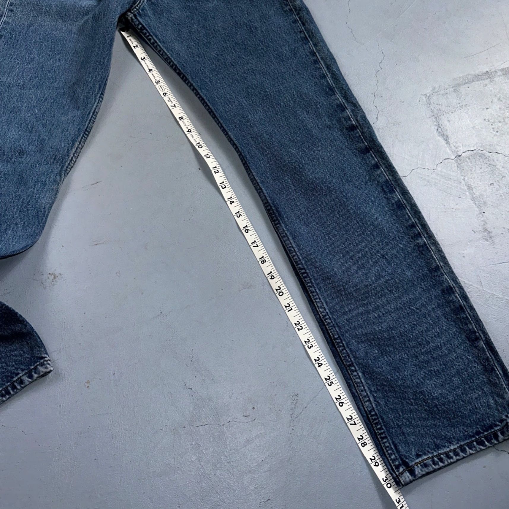 Levi's VINTAGE Levi's 501 Regular Jeans Men 29x32 Blue Cotton Denim 90s Straight Mid Rise 501 Series 1990s Comfort Shows 90s Theme Size US 29 - 5 Thumbnail