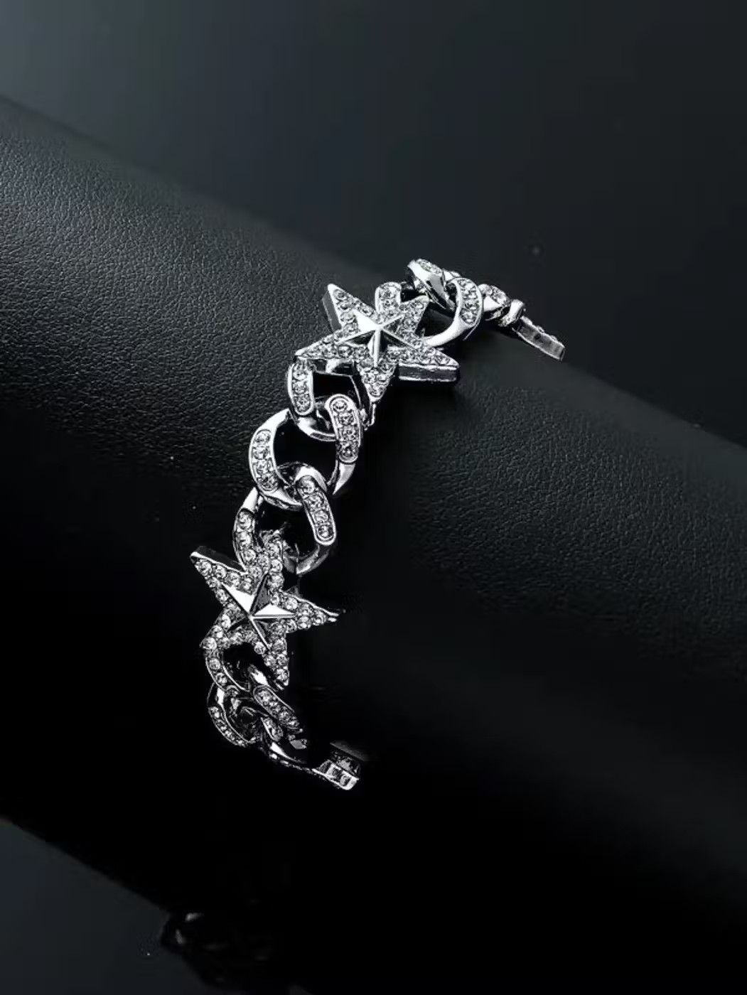 Jewelry × Vintage New Star Cuff Bracelet Size ONE SIZE - 2 Thumbnail
