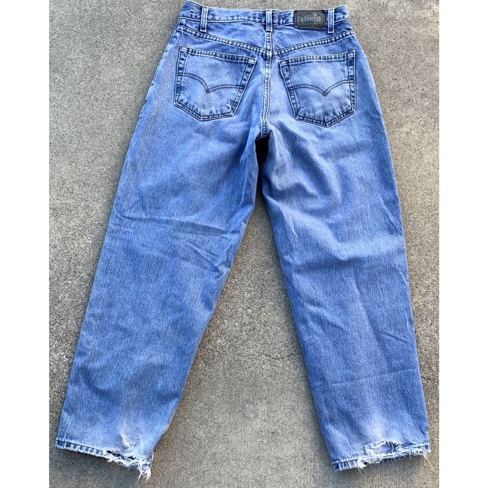 Levi's VINTAGE Levi's Silvertab Baggy Jeans 31 Inseam 30 1/4 in Waist 39 1/4 in Rise 11 1/2 in 90s Men Jeans Blue Cotton Denim Relaxed 5-Pocket Levi's Mens Size US 31 - 6 Thumbnail