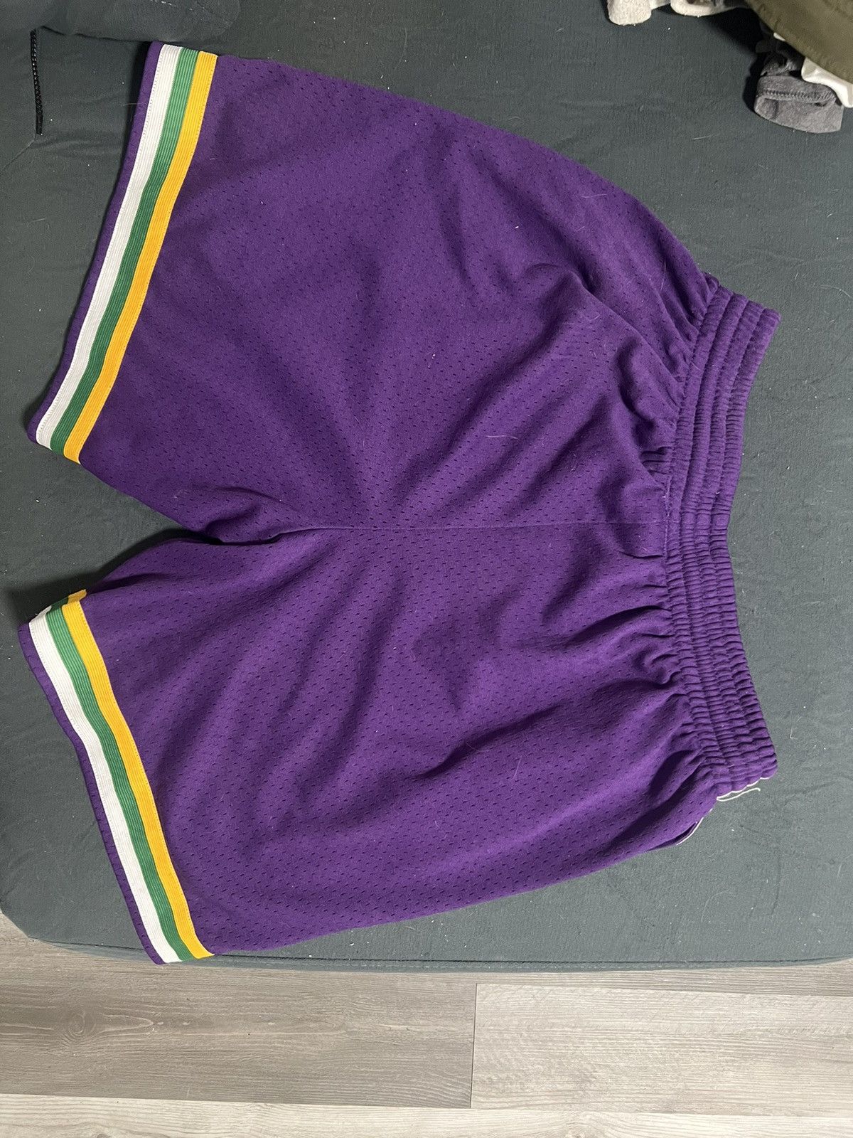 Mitchell & Ness Mitchell & Ness Men's Shorts Utah Jazz, Hardwood Classics Size US 34 / EU 50 - 2 Thumbnail