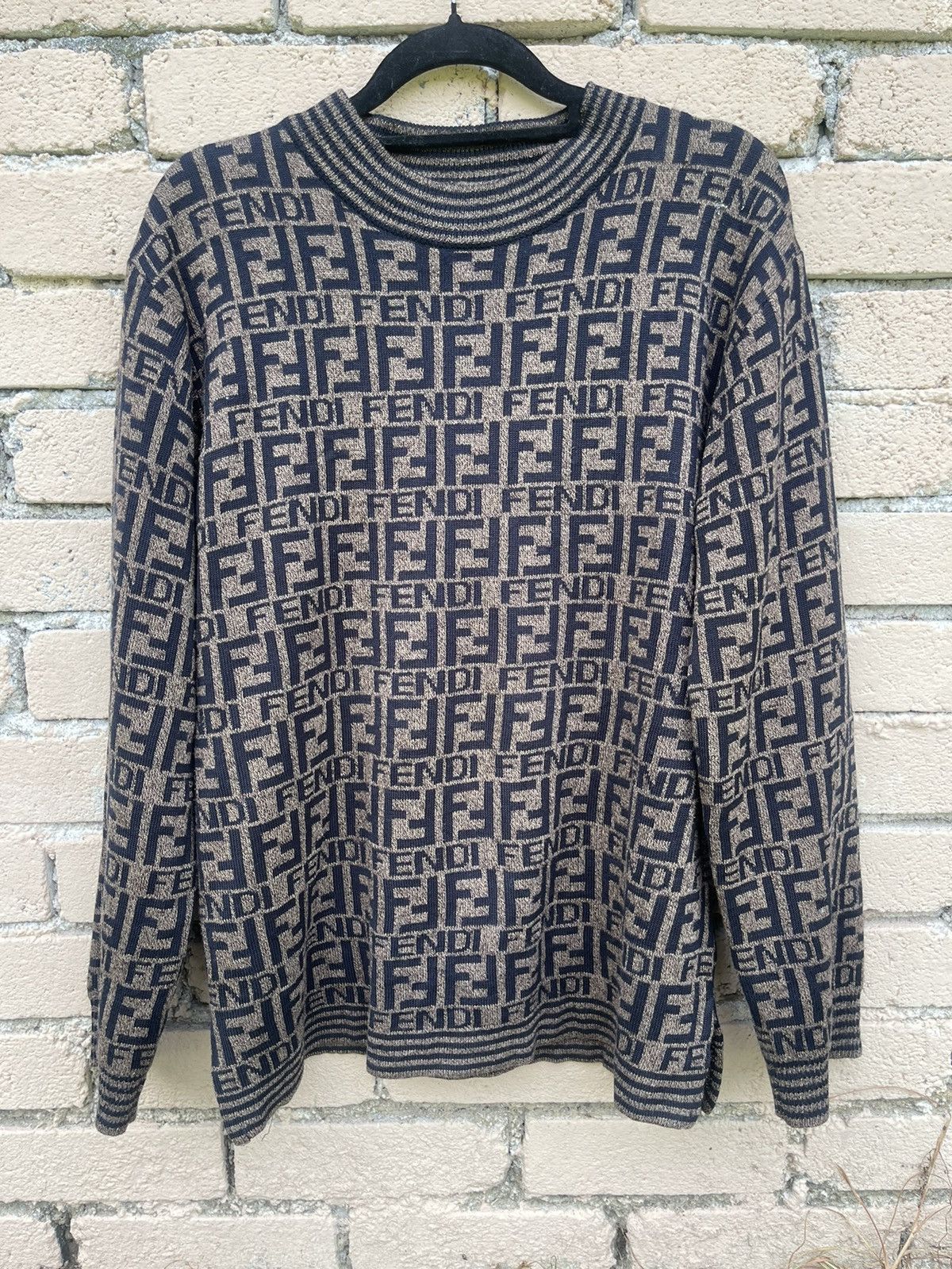 Fendi Fendi monogram knitwear Size M / US 6-8 / IT 42-44 - 2 Thumbnail
