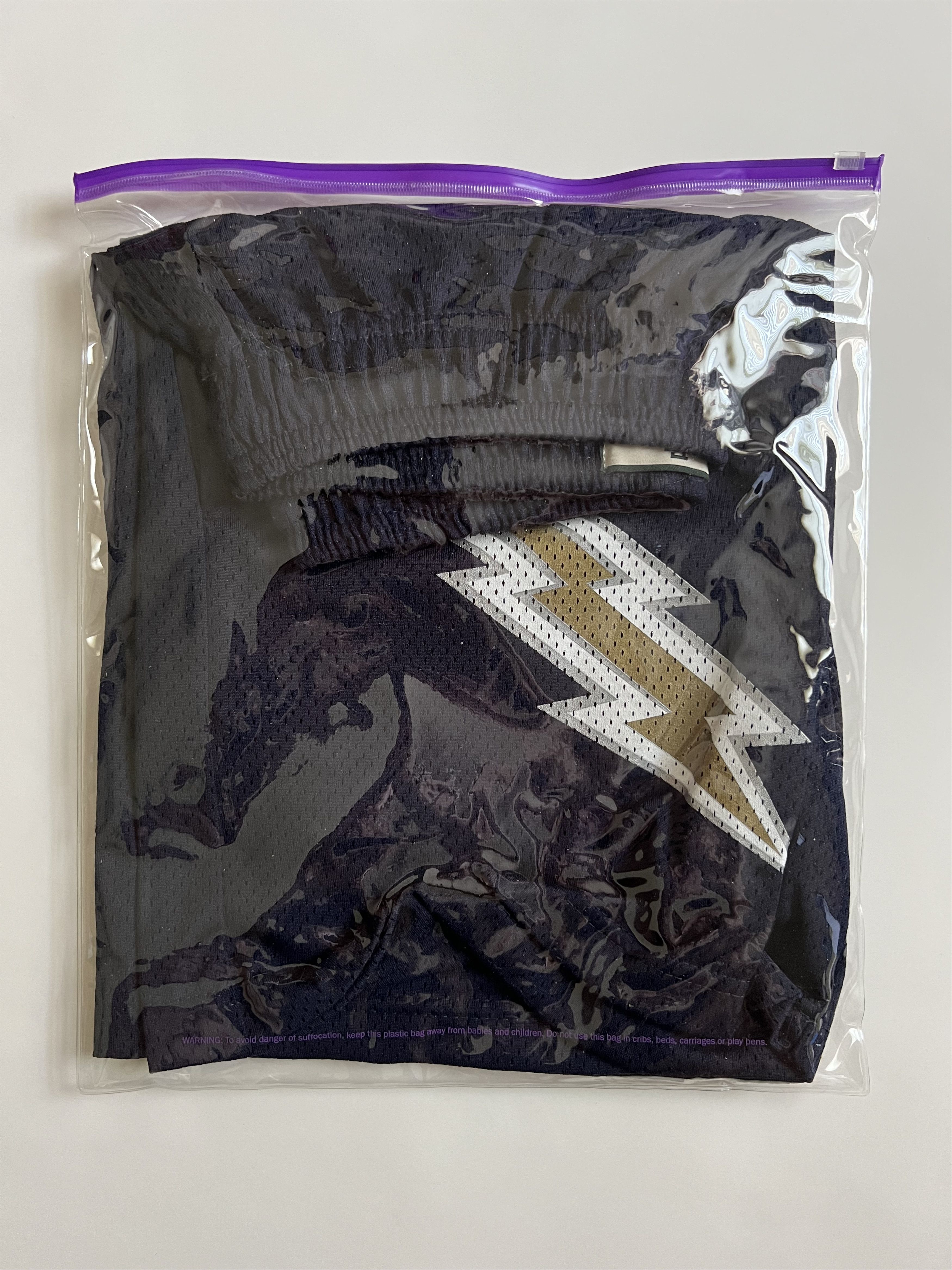 Eric Emanuel Size M - Authentic Eric Emanuel Basic Short Navy Bolt / Gold Size US 30 / EU 46 - 2 Thumbnail