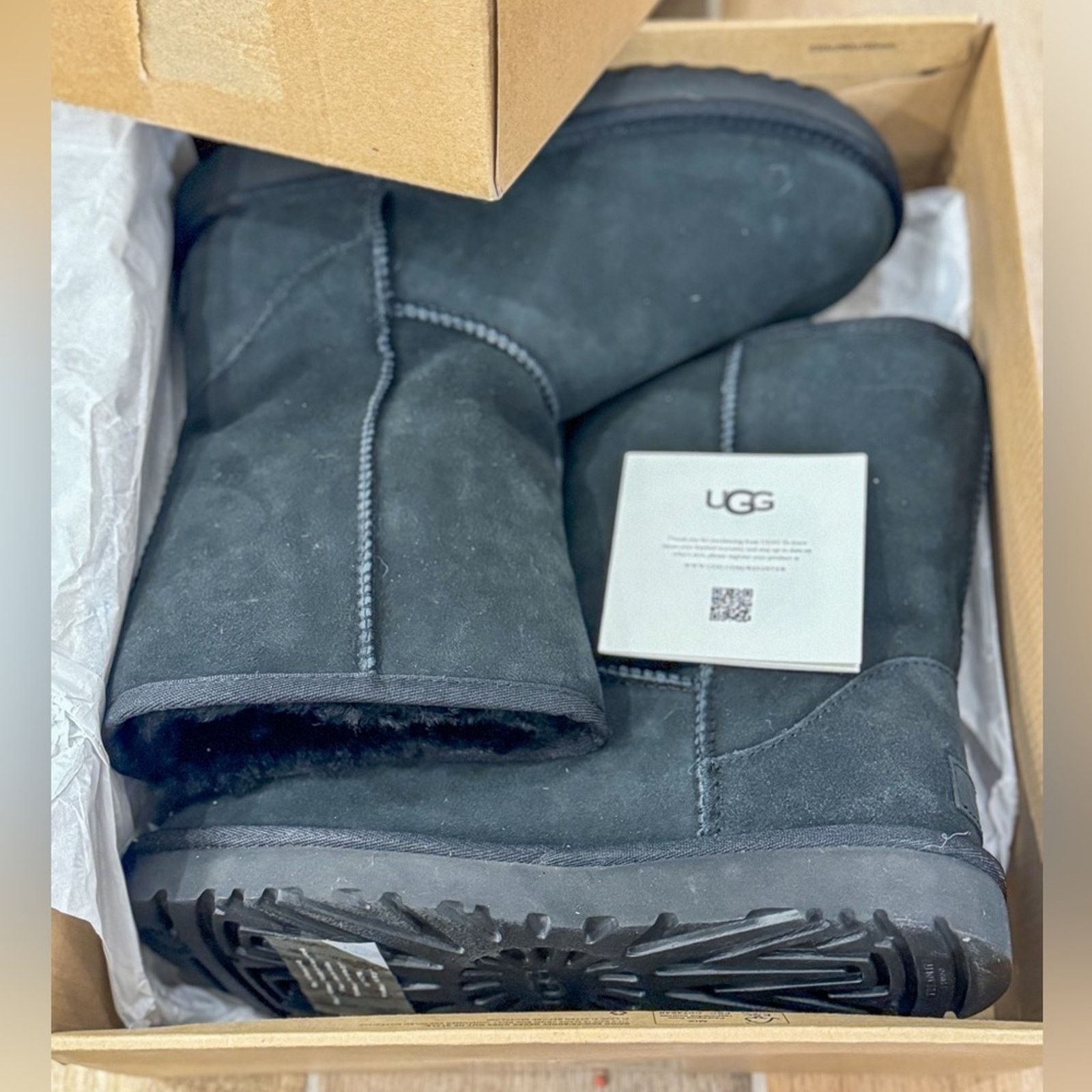 Ugg NWT Uggs Classic Black Boot Short II Size US 7 / IT 37 - 1 Thumbnail